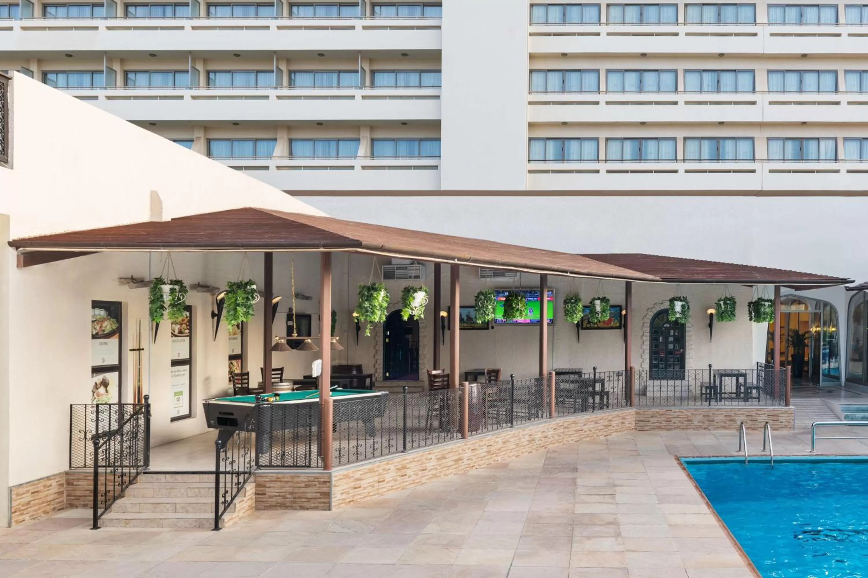 Restaurant/places to eat in Radisson Blu Hotel & Resort, Al Ain