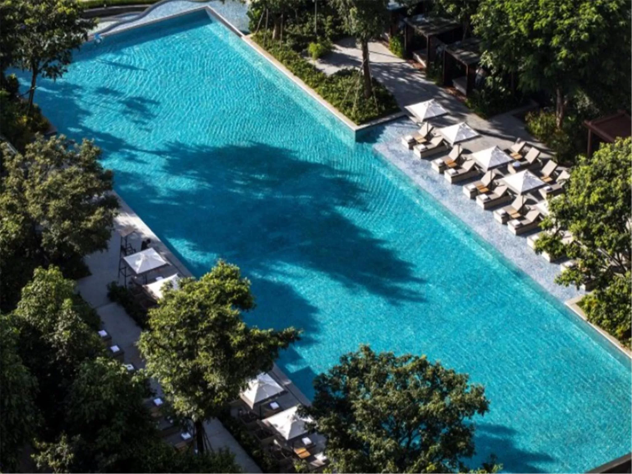 Swimming pool in Rosewood Sanya
