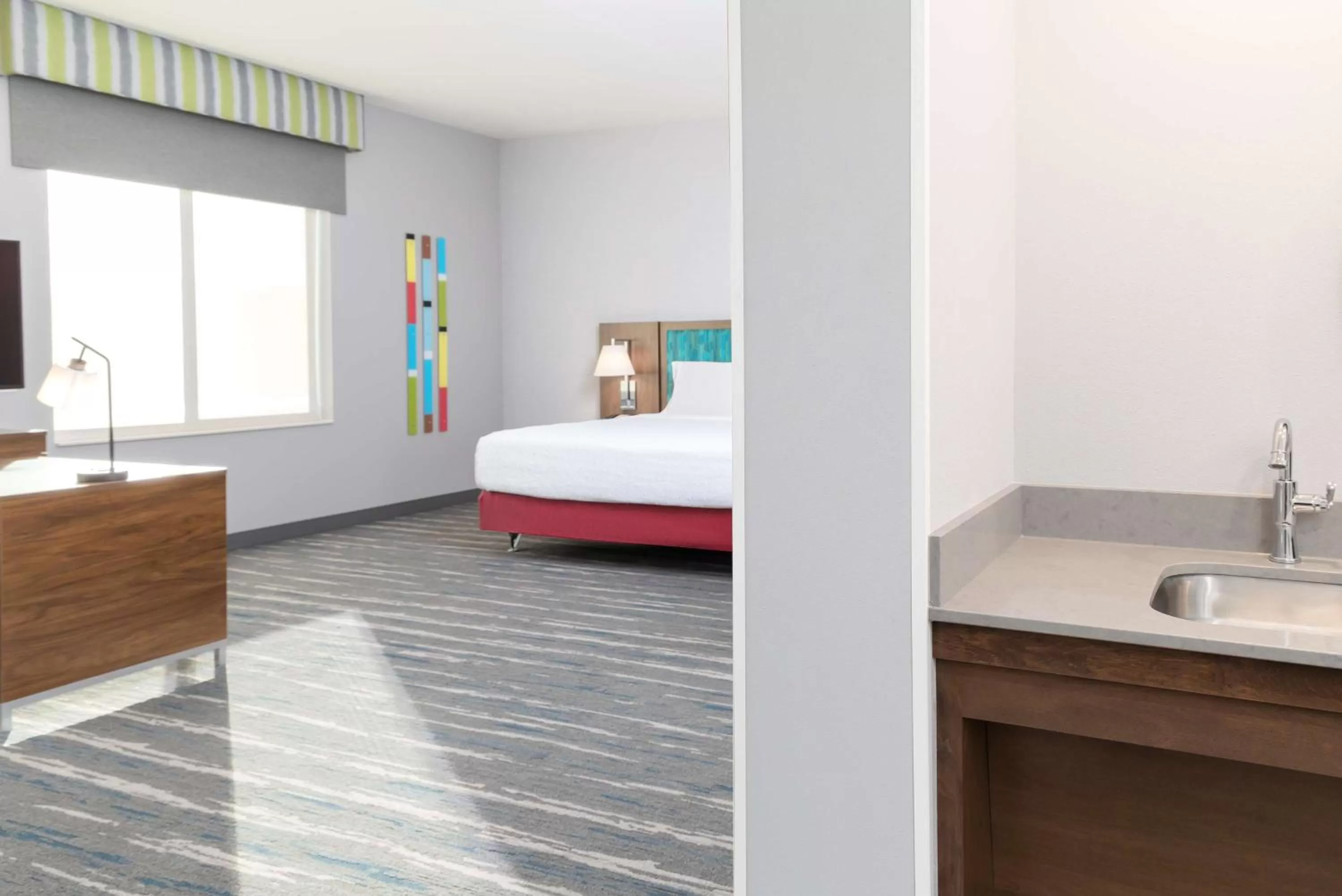 Bed in Hampton Inn & Suites Santa Rosa Sonoma Wine Country