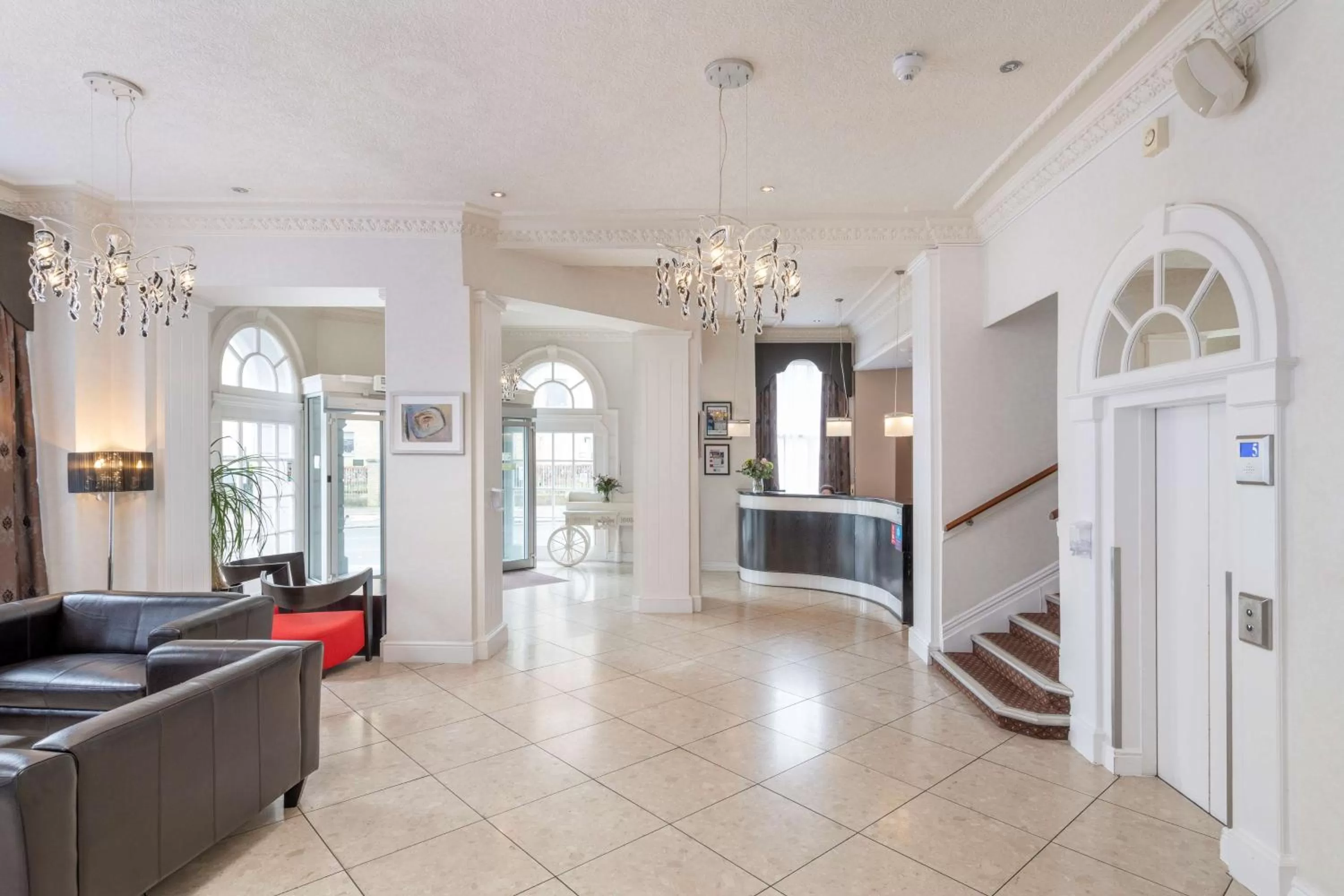 Lobby or reception in New Continental Hotel; Sure Hotel Collection by Best Western