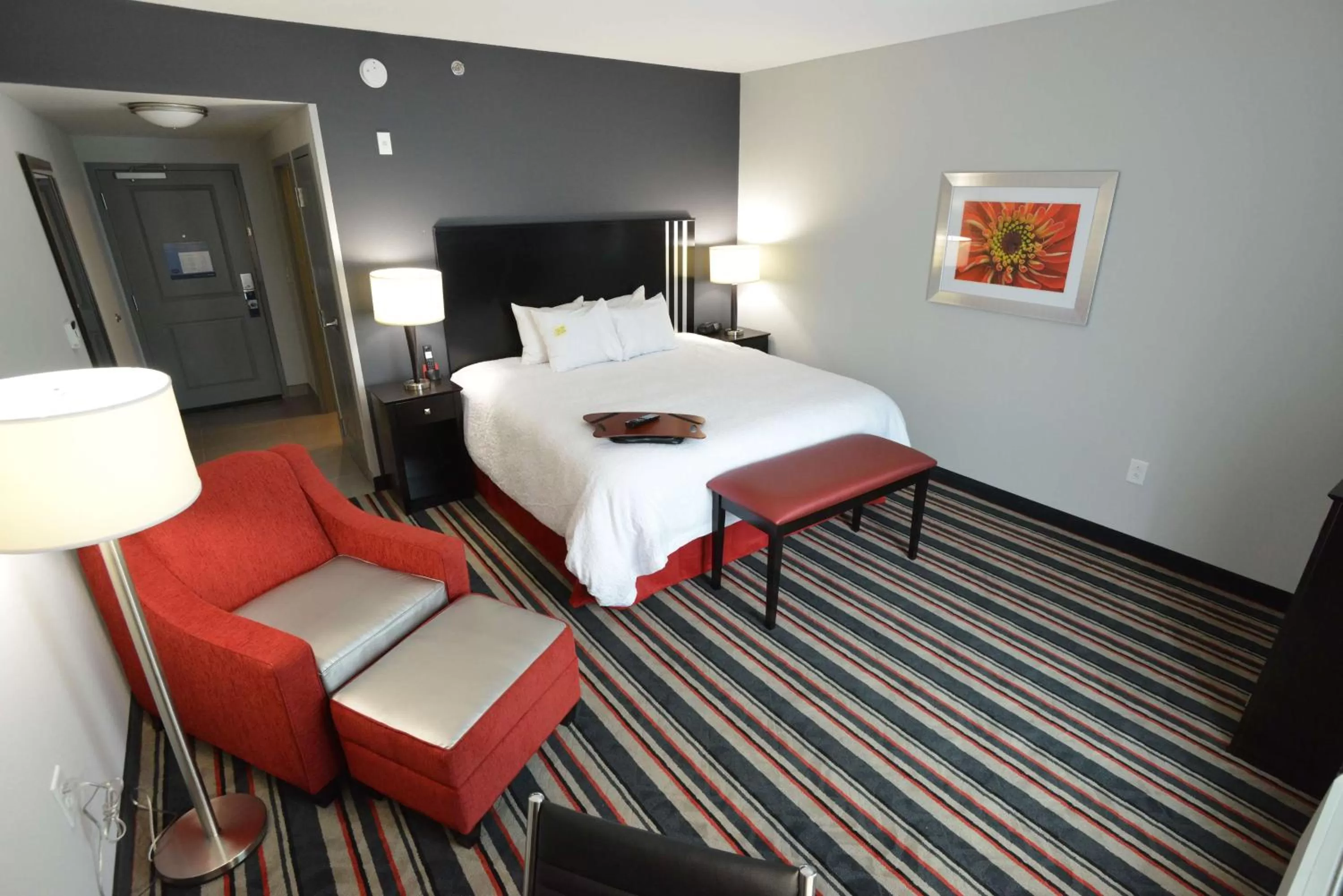 Bed in Hampton Inn & Suites Albany at Albany Mall