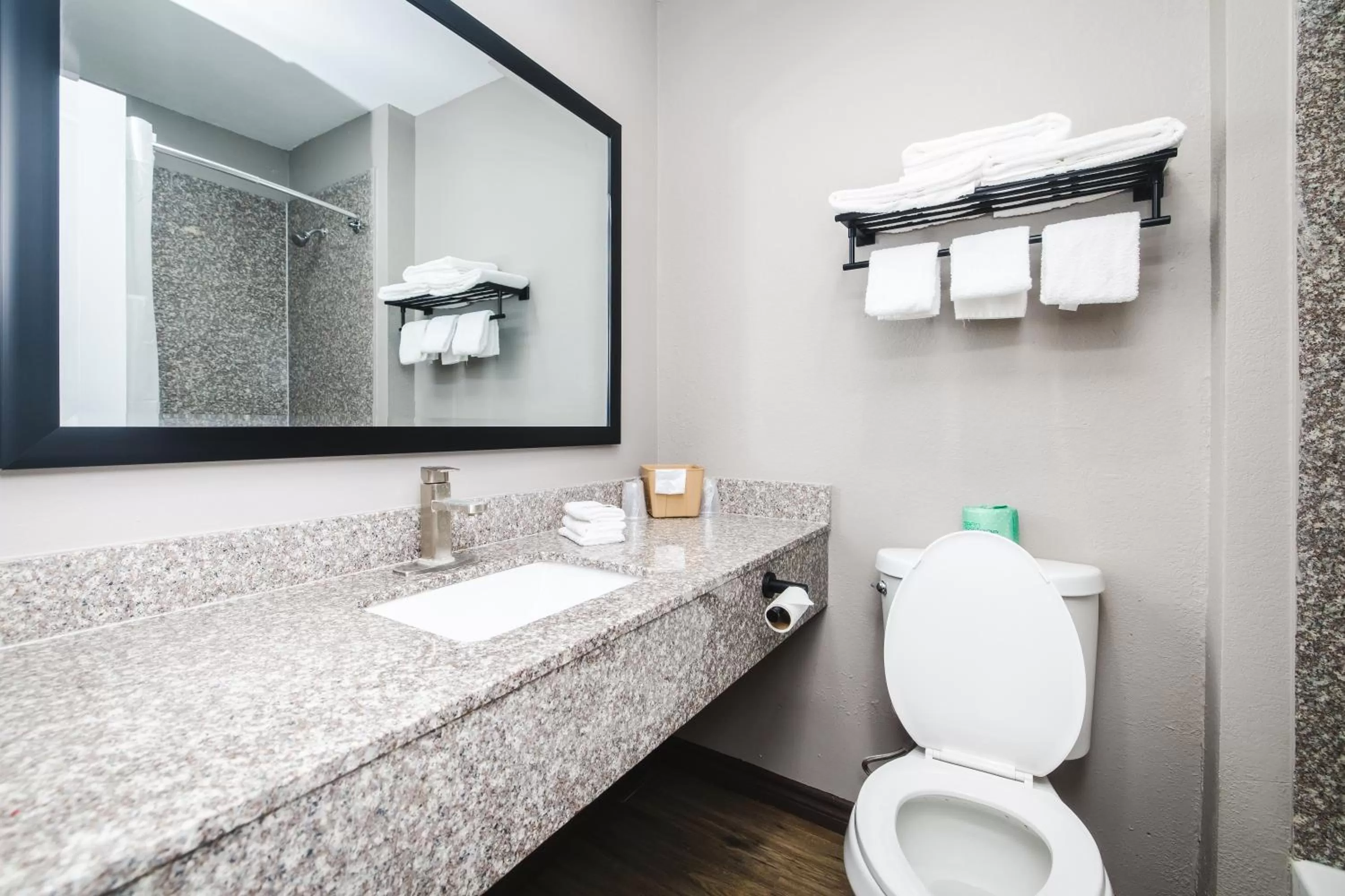 Toilet in Studio 6 Channelview TX Baytown West