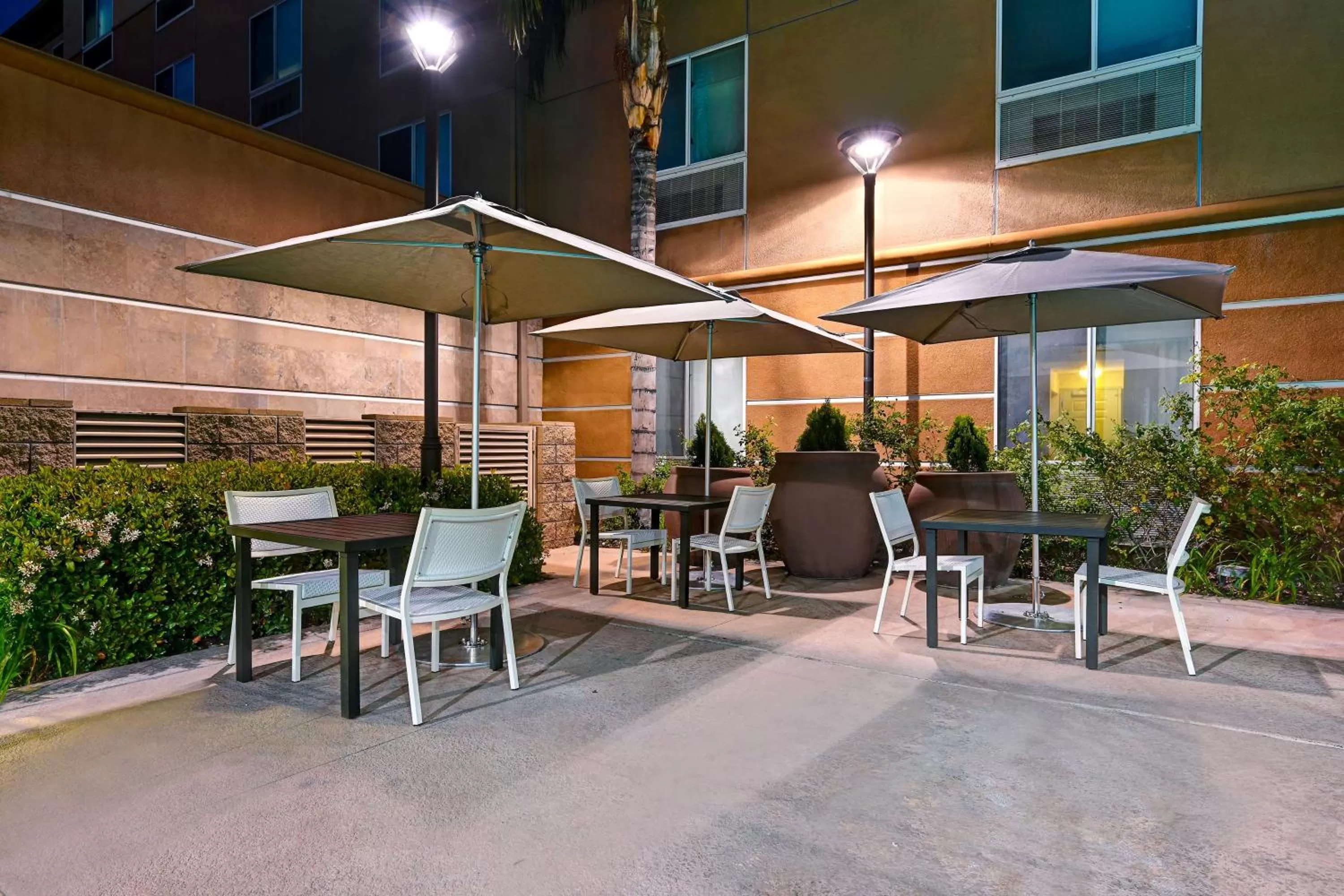 Patio in Hilton Garden Inn San Bernardino