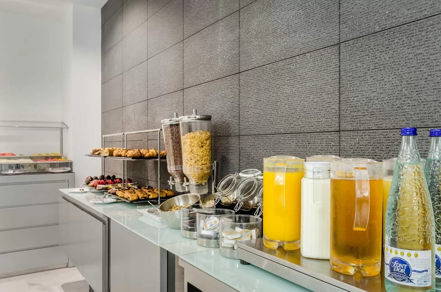 Lounge or bar in Ikonik Lex