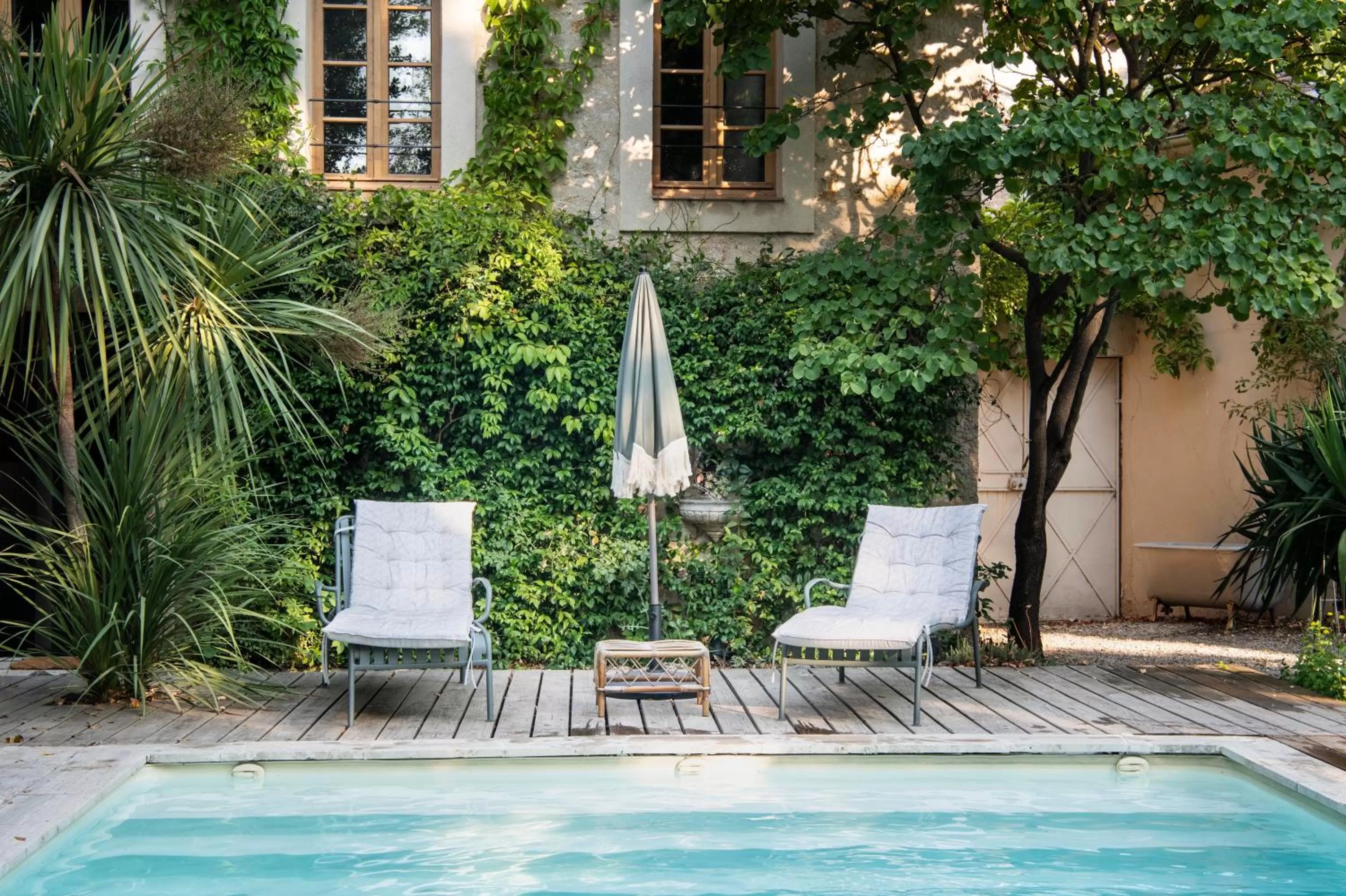 Swimming pool in Maison Sumiane