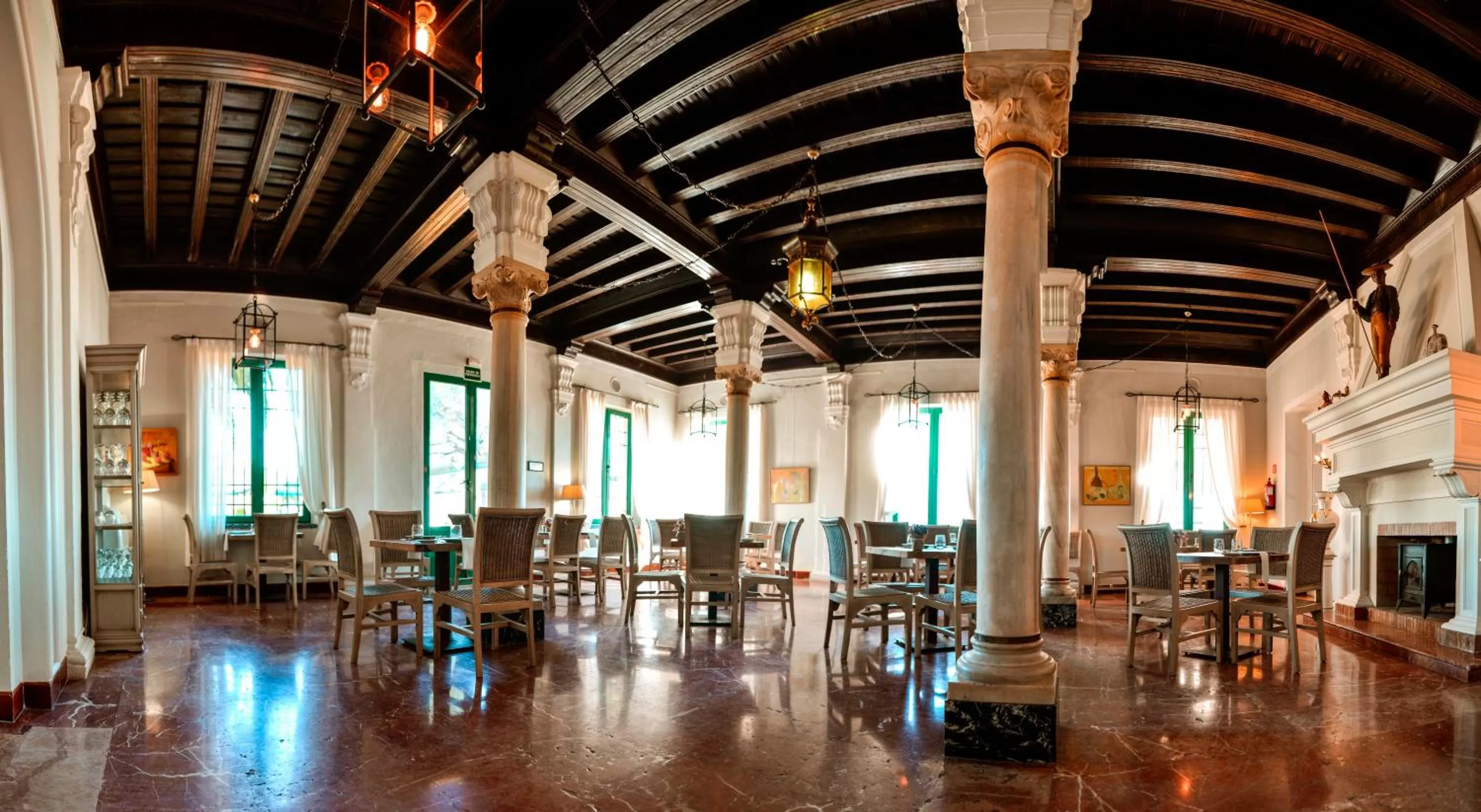 Restaurant/places to eat in Hotel Oromana