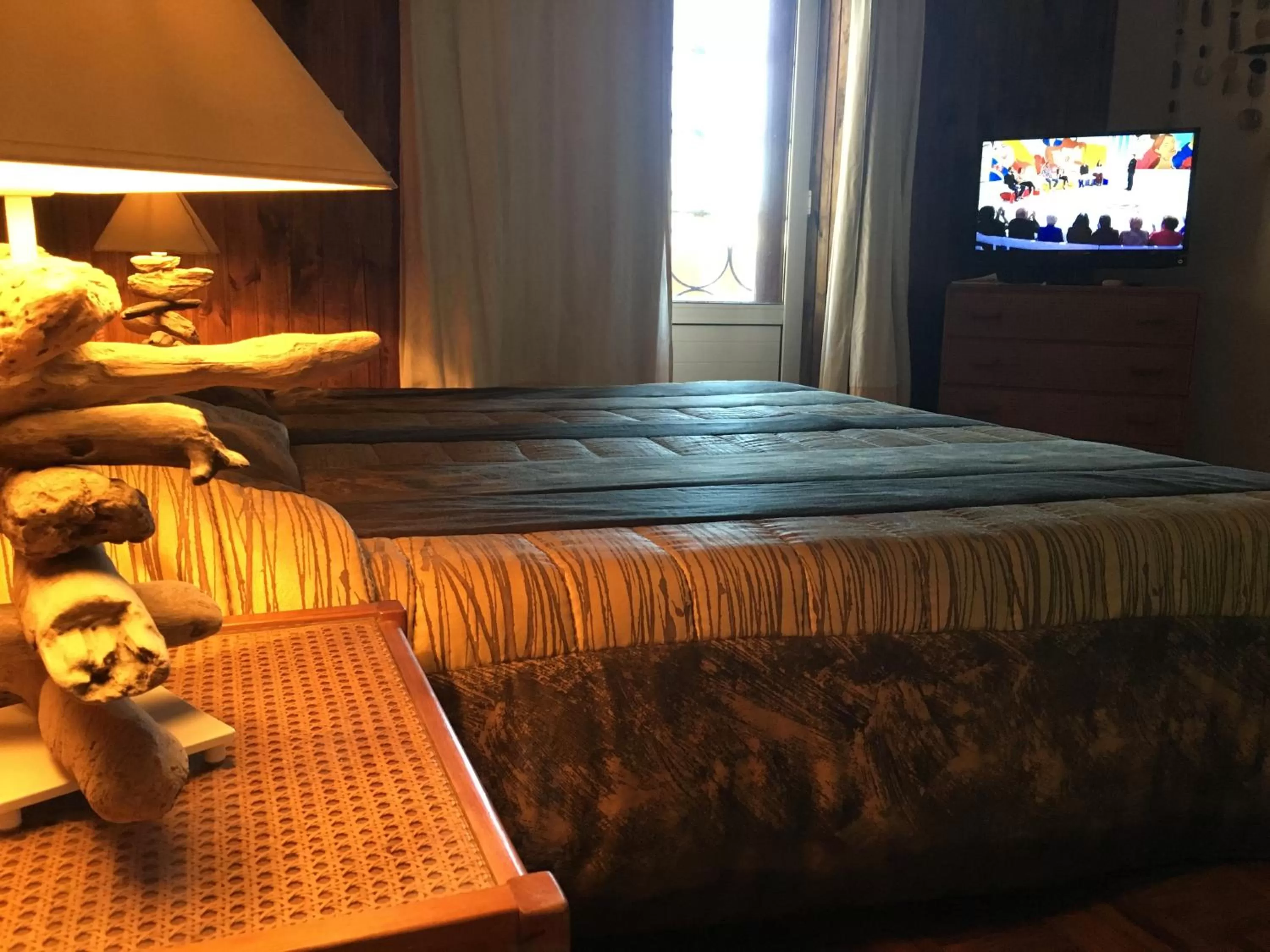 Bed in Hôtel Restaurant Coco Lodge Majunga