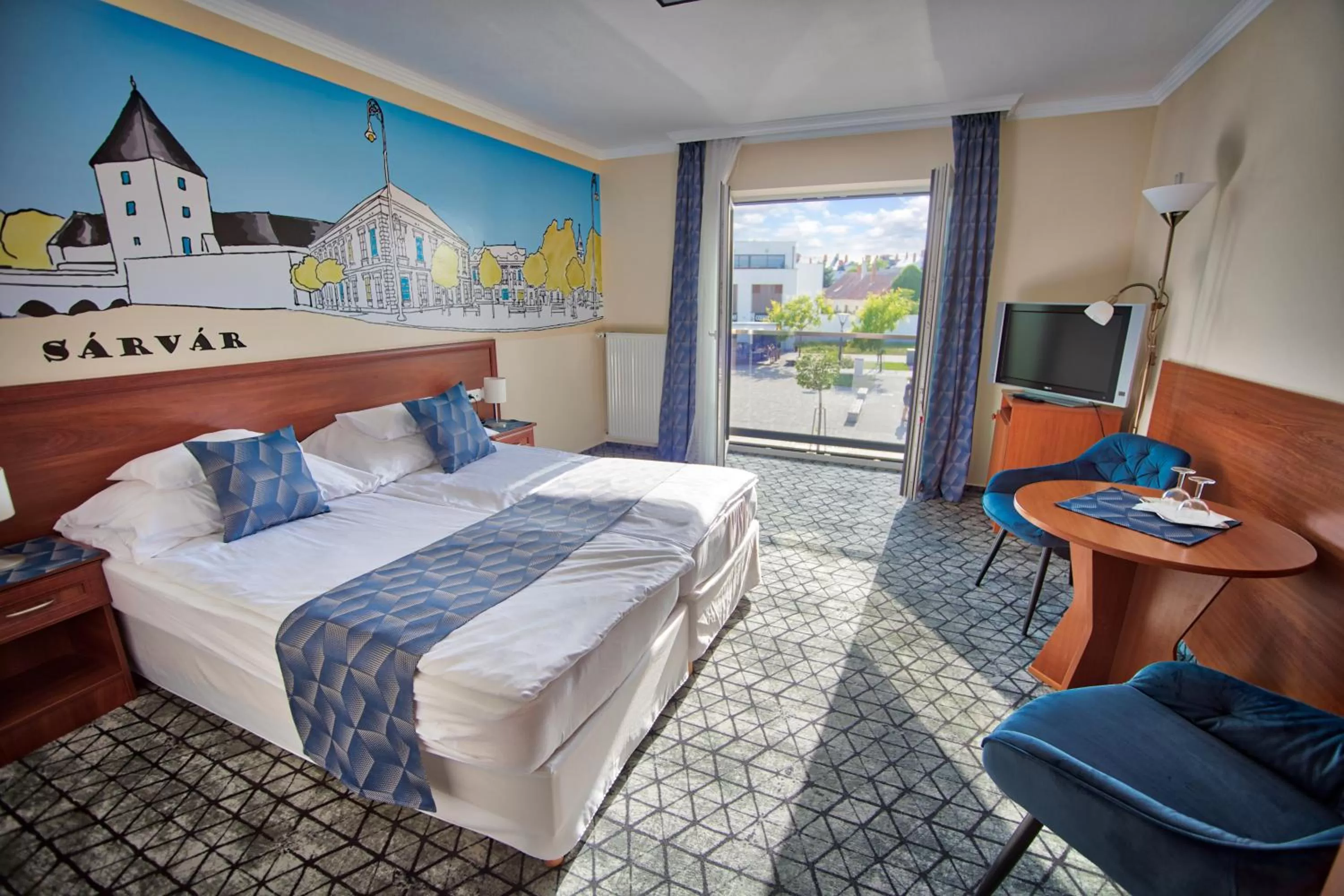 Bedroom, Bed in Hotel Viktória