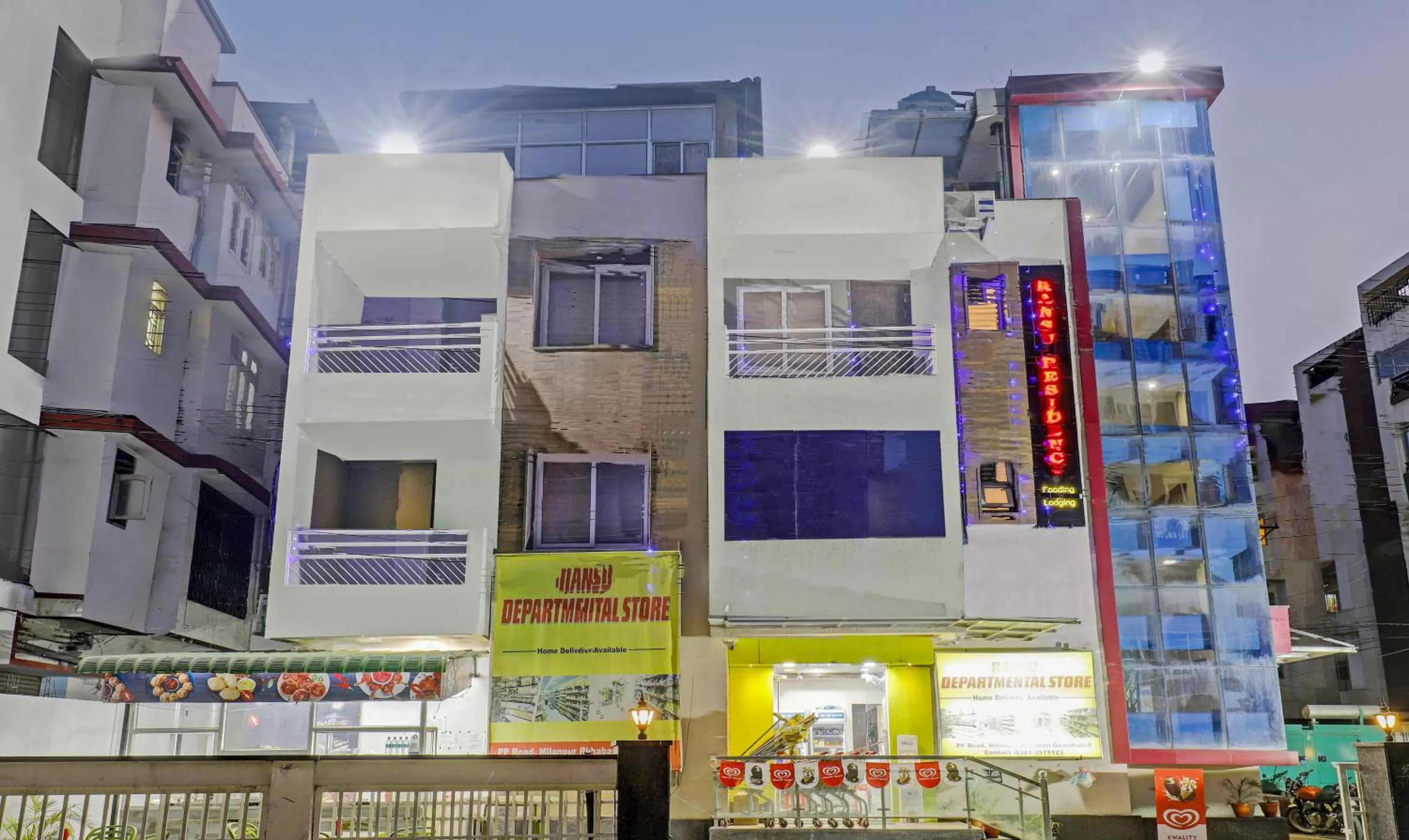 Property building in Itsy Hotels Ransu Residency