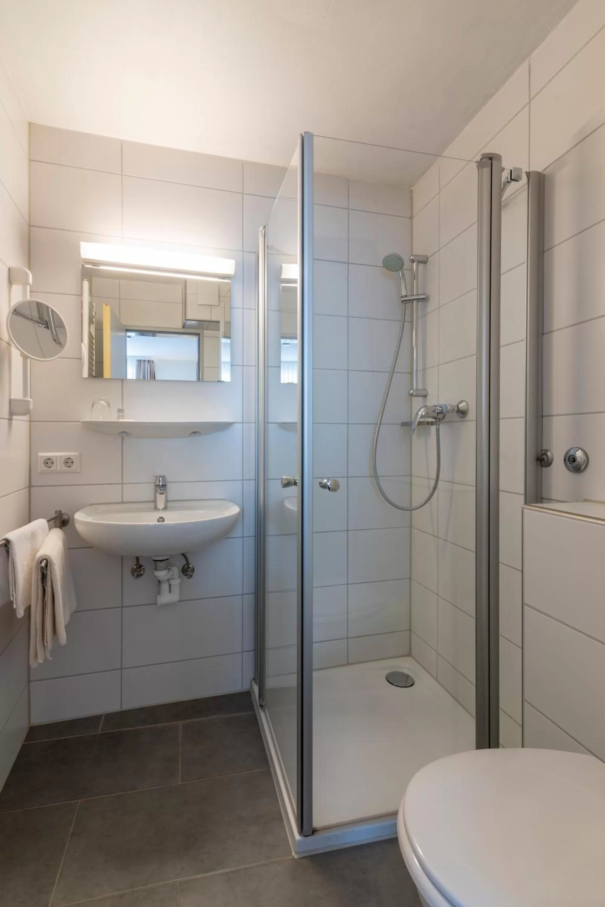 Shower in Hotel Pfefferburg