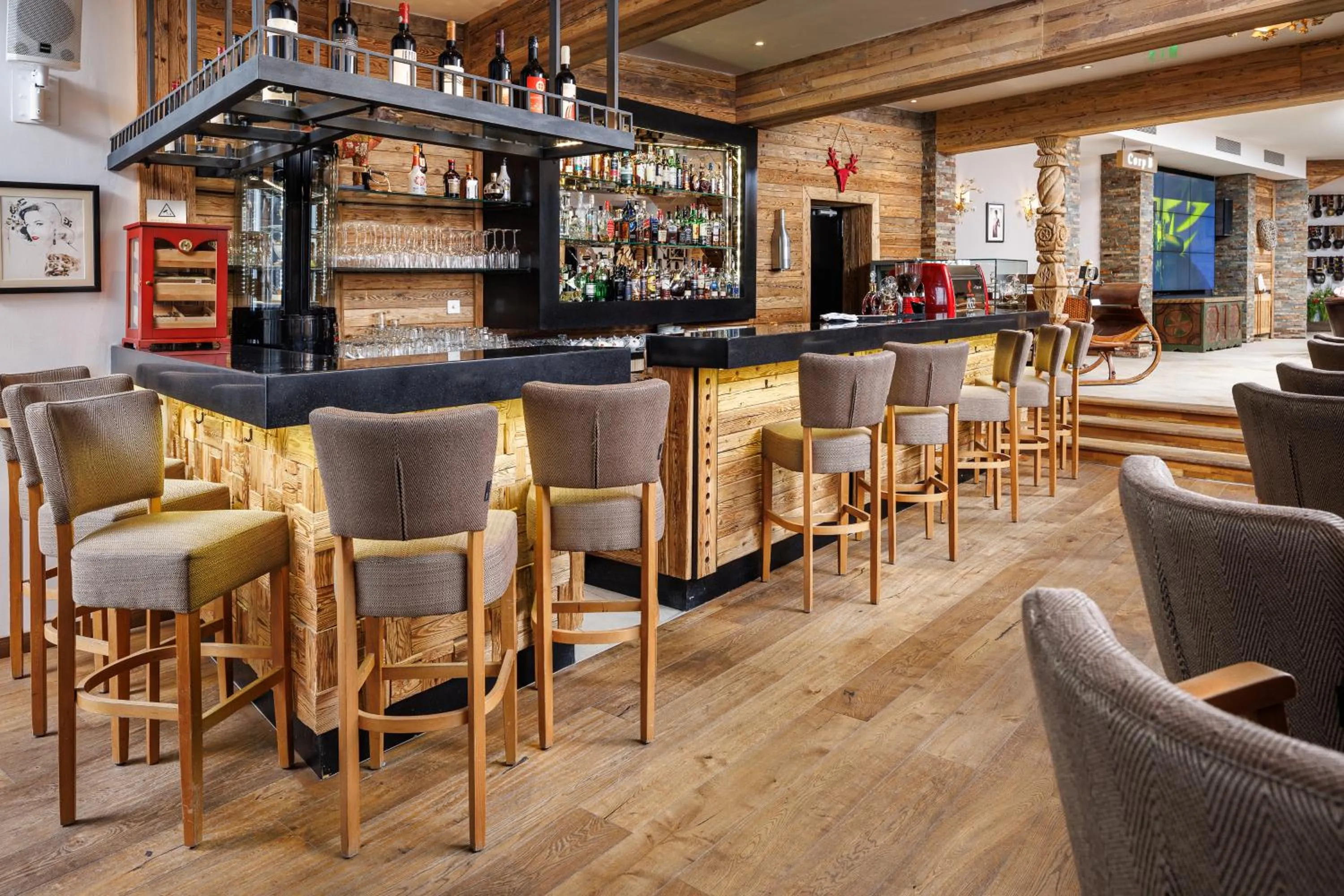 Property building in Teleferic Grand Hotel