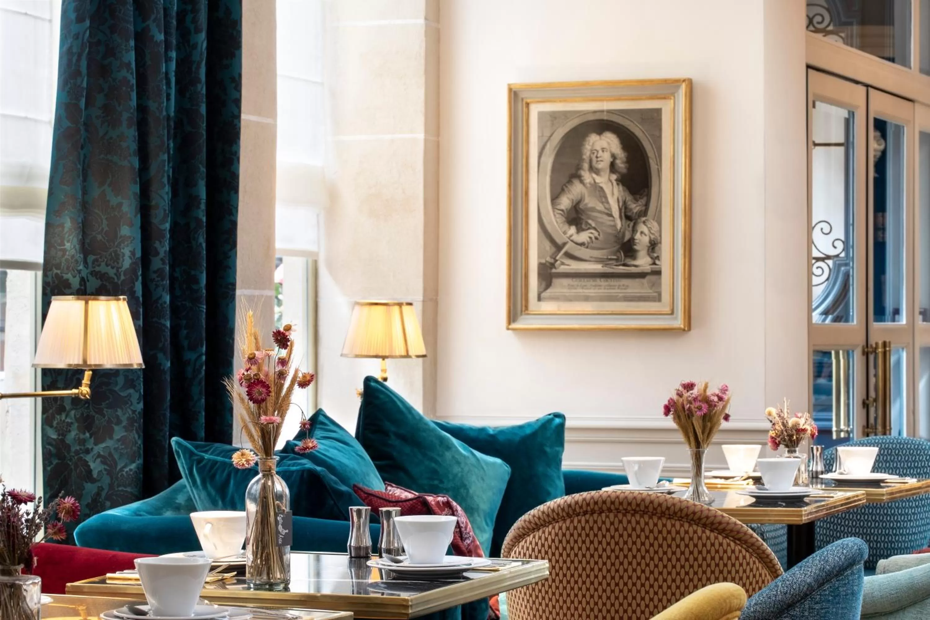 Restaurant/places to eat in Odeon Hotel