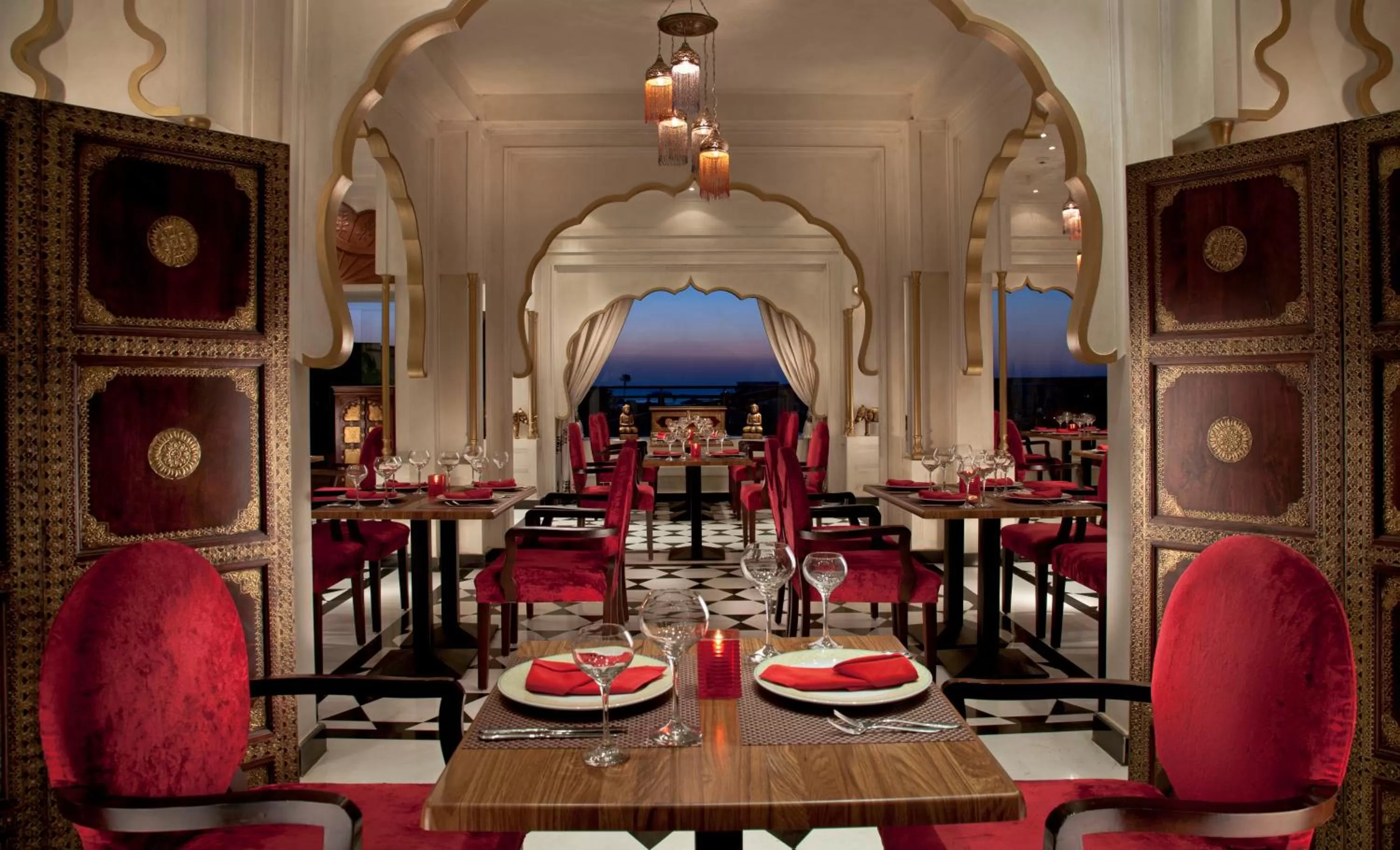 Restaurant/places to eat in Sunrise Crystal Bay Resort -Grand Select