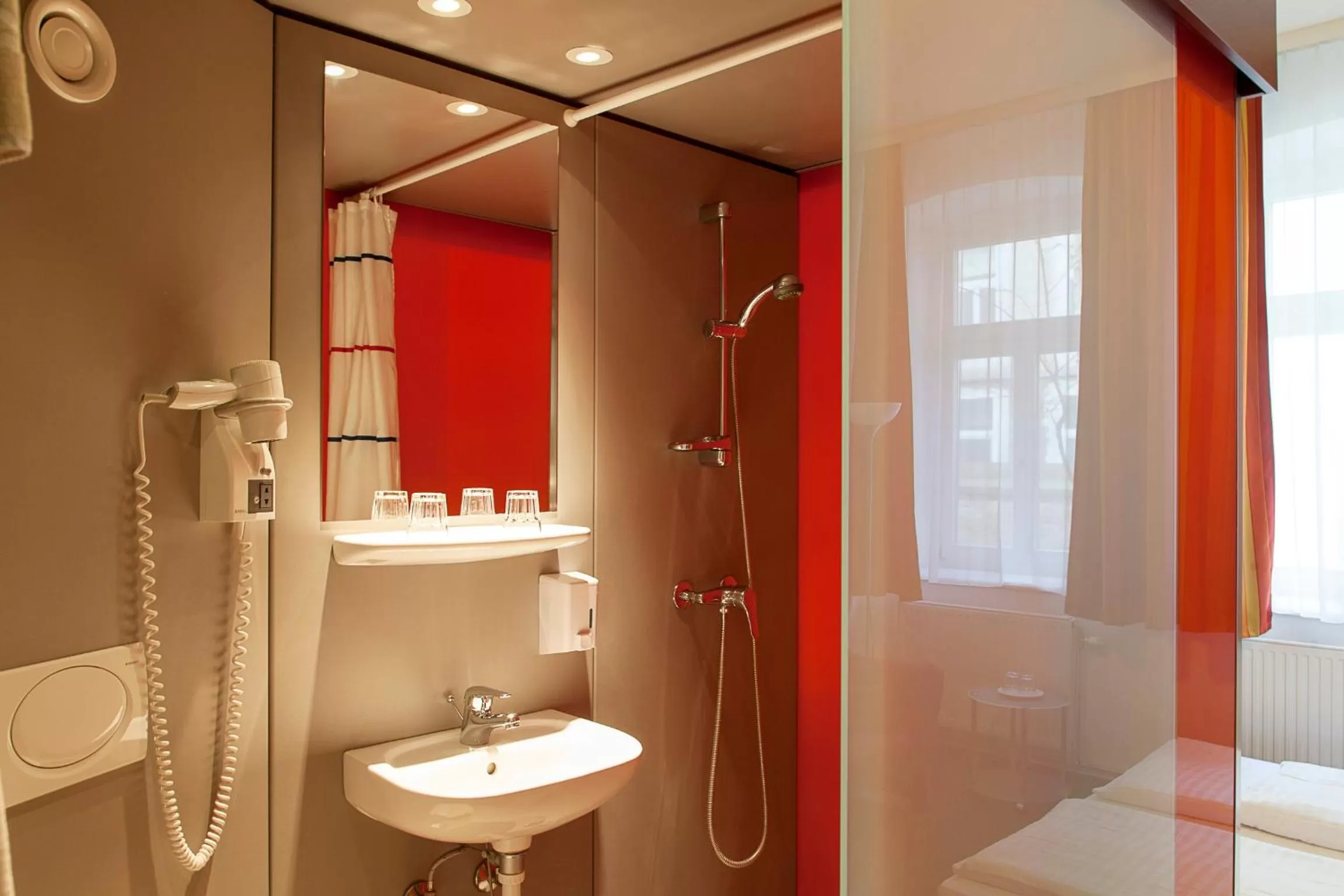 Bathroom in Pension Stadthalle