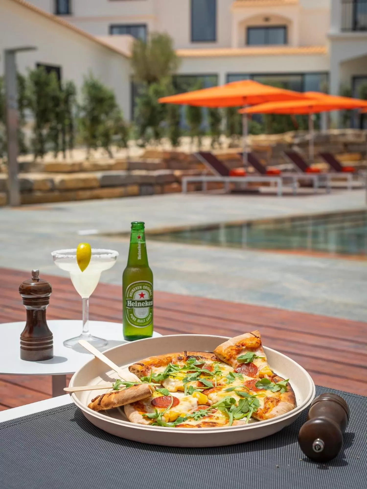 Food and drinks in Regency Salgados Hotel & Spa