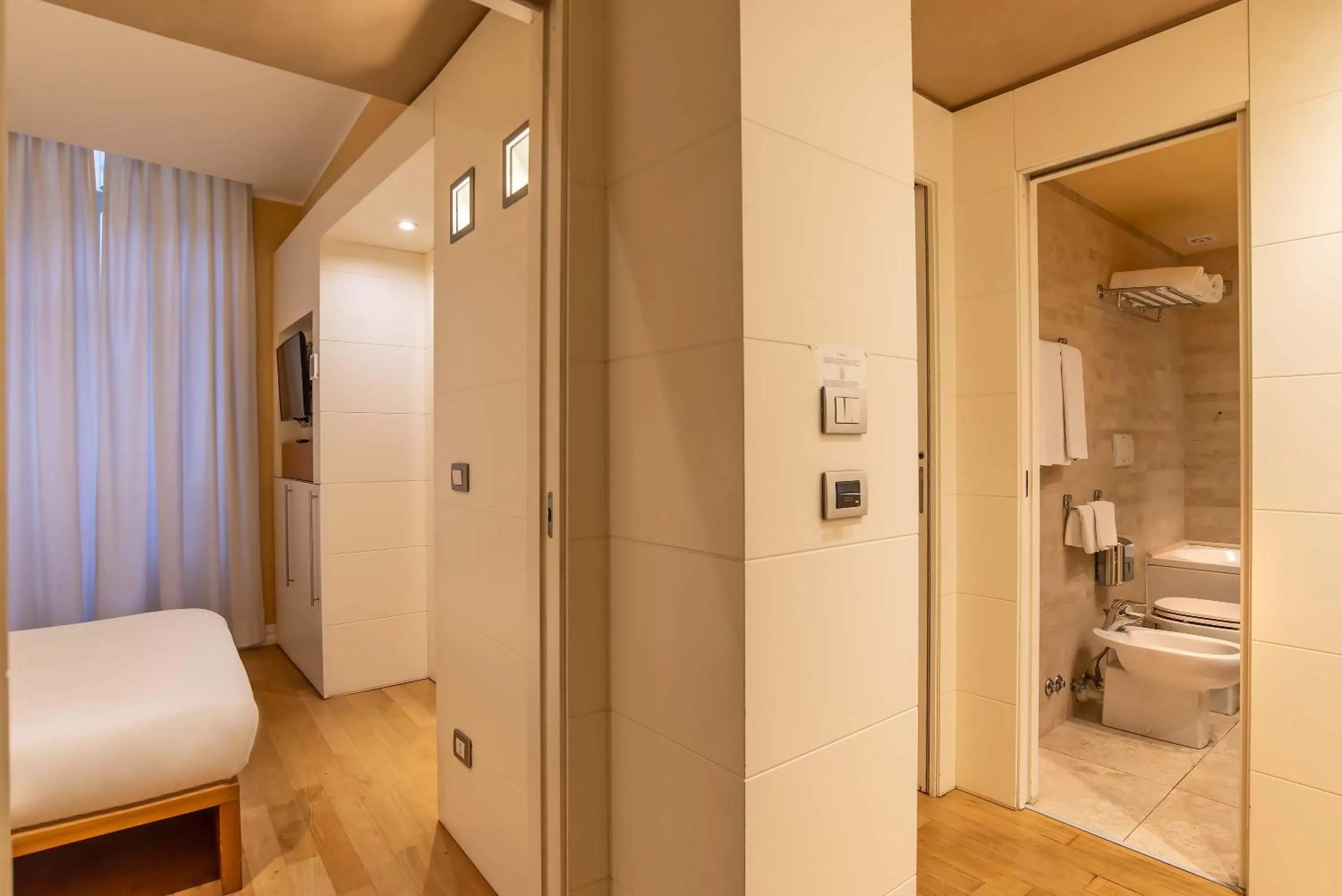 Photo of the whole room, Bed in Hotel White