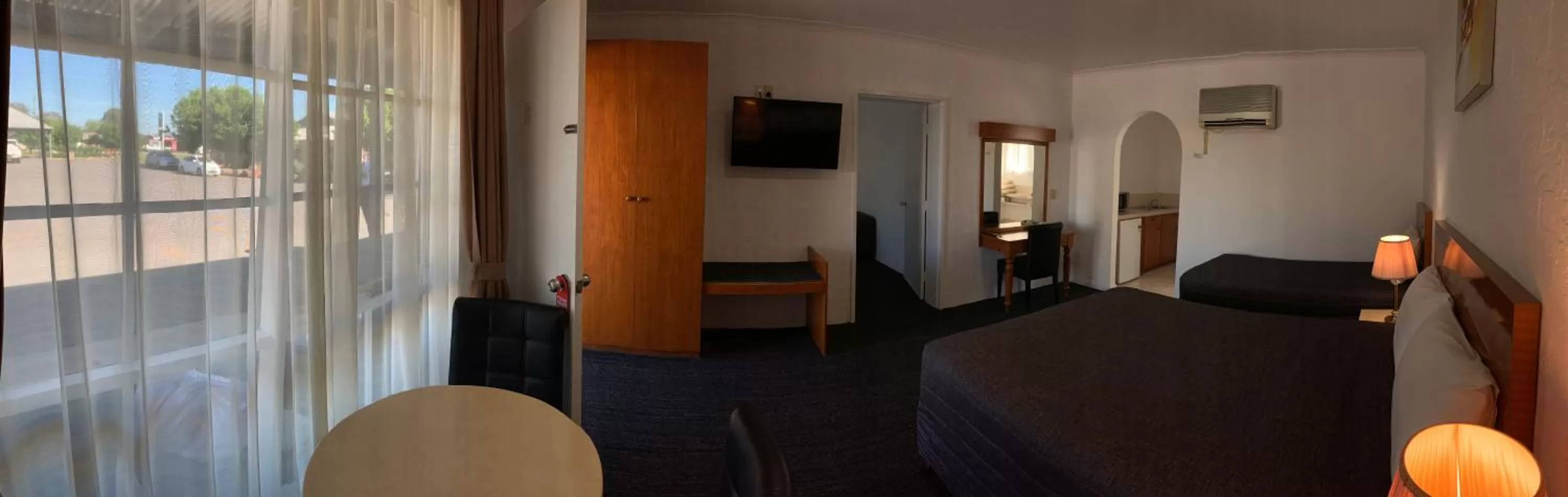 Bedroom, Bed in Swaggers Motor Inn