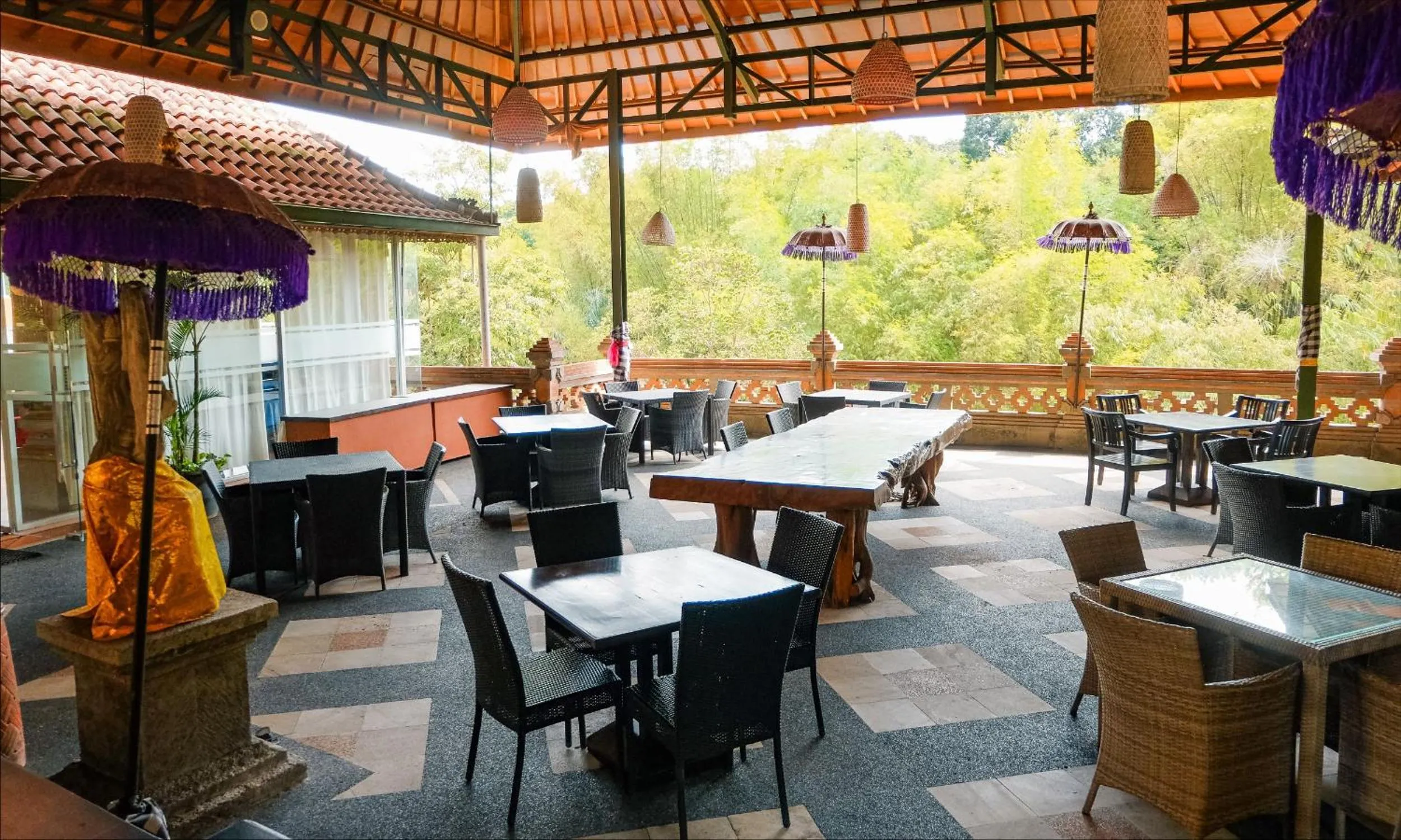 Restaurant/places to eat in Ubud Hotel & Cottages