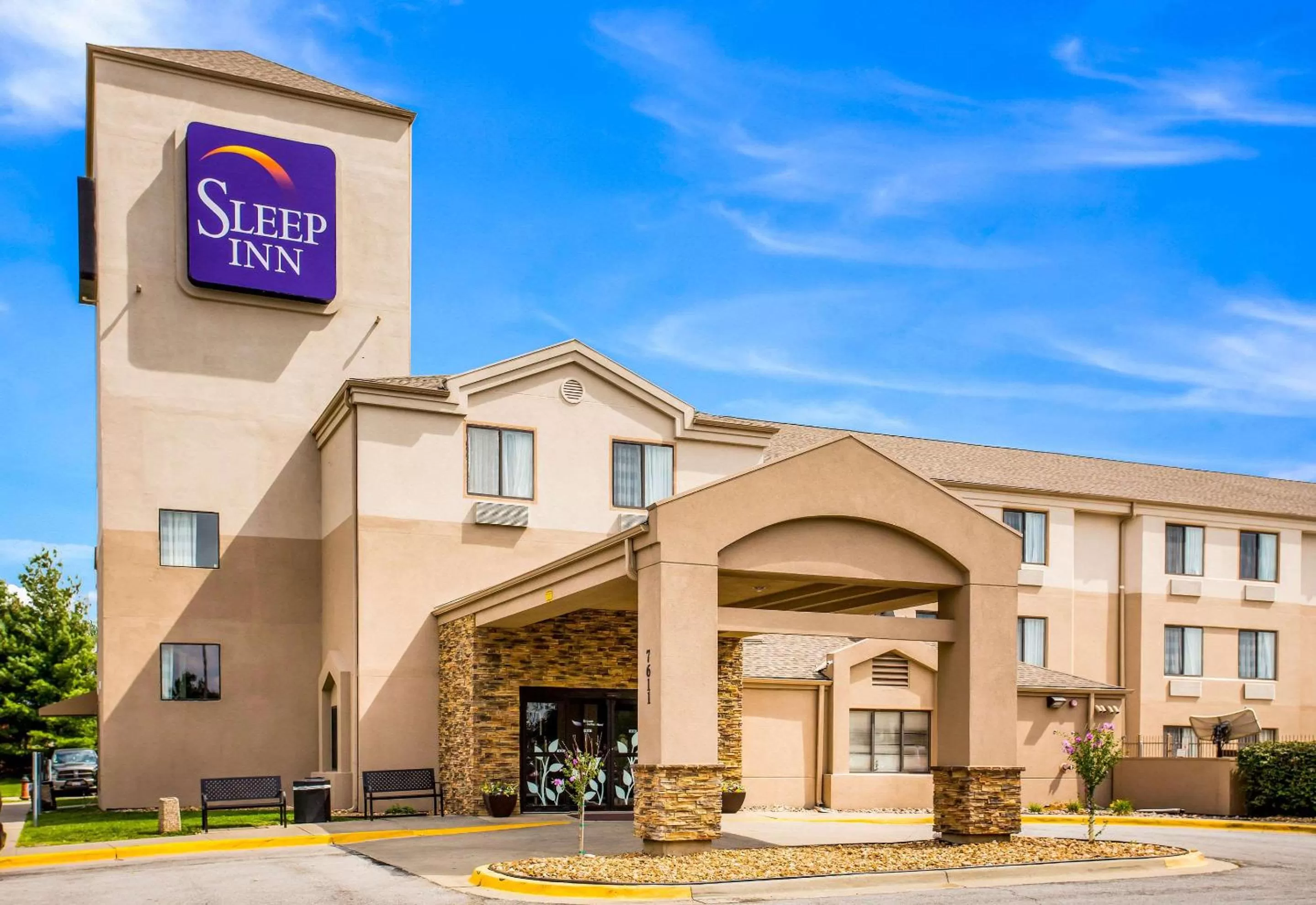 Property building in Sleep Inn Kansas City International Airport