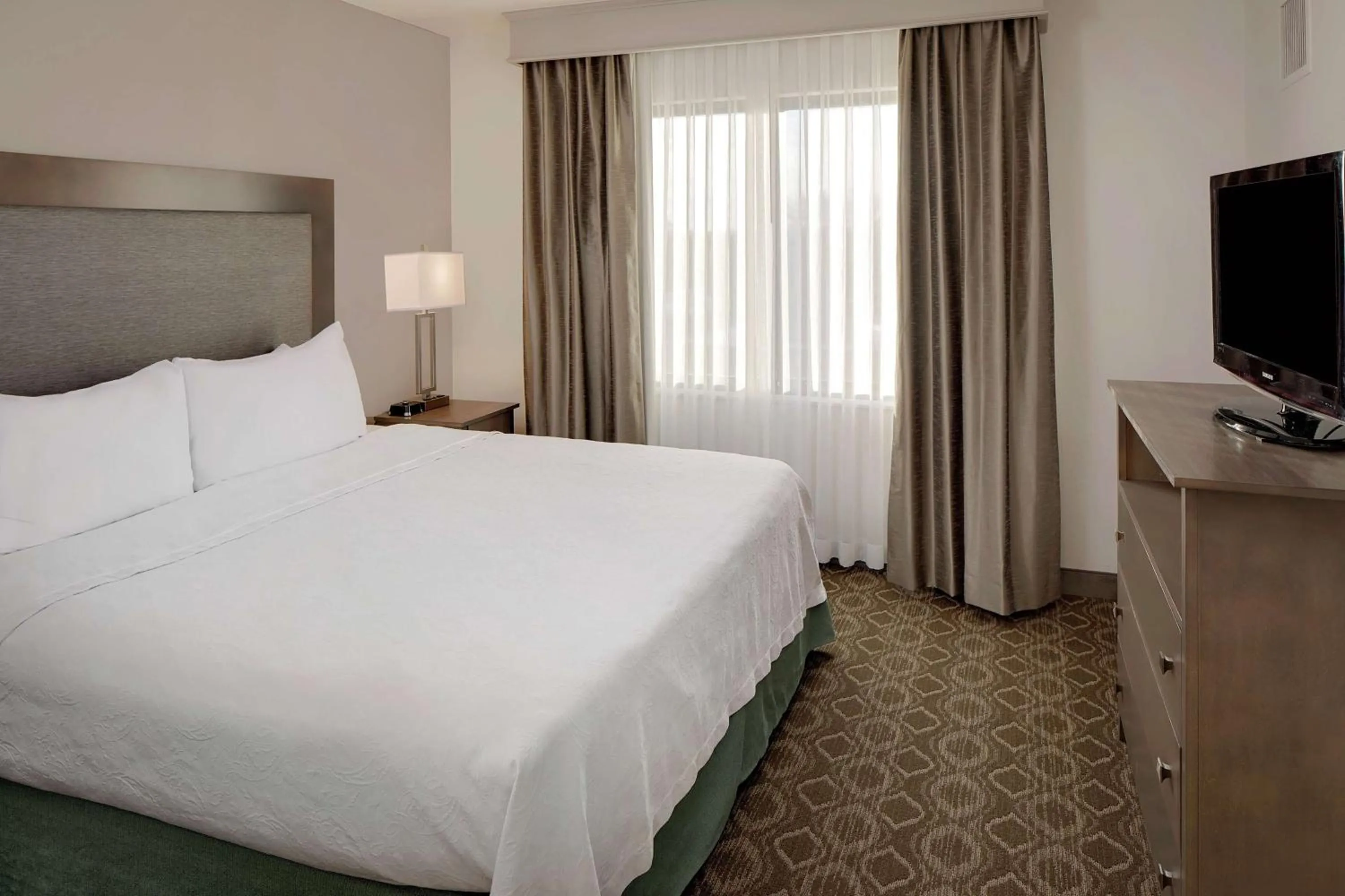 Premium One-Bedroom King Suite - Non-Smoking in Homewood Suites by Hilton Minneapolis-Mall Of America