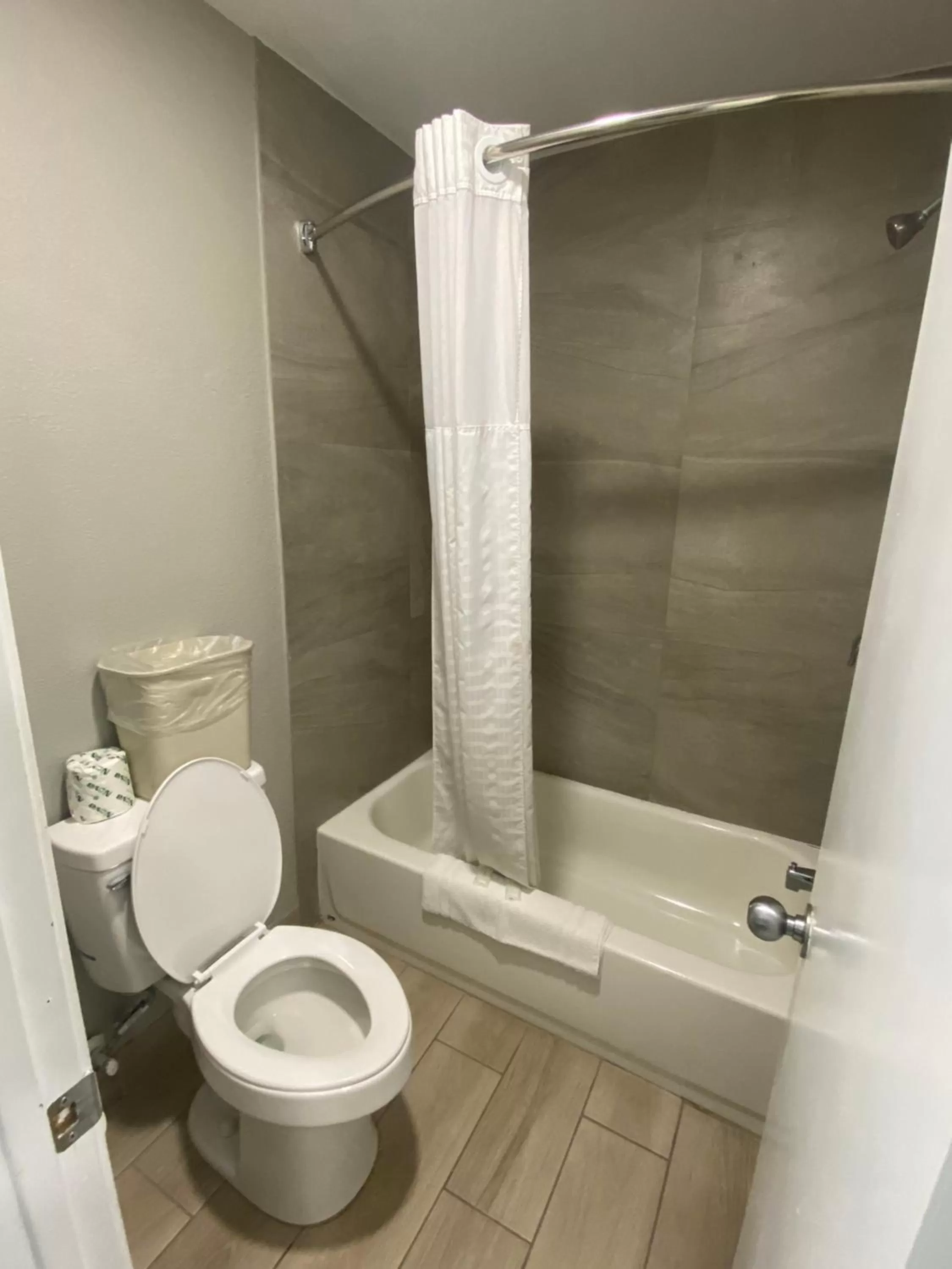 Falcon Executive Inn