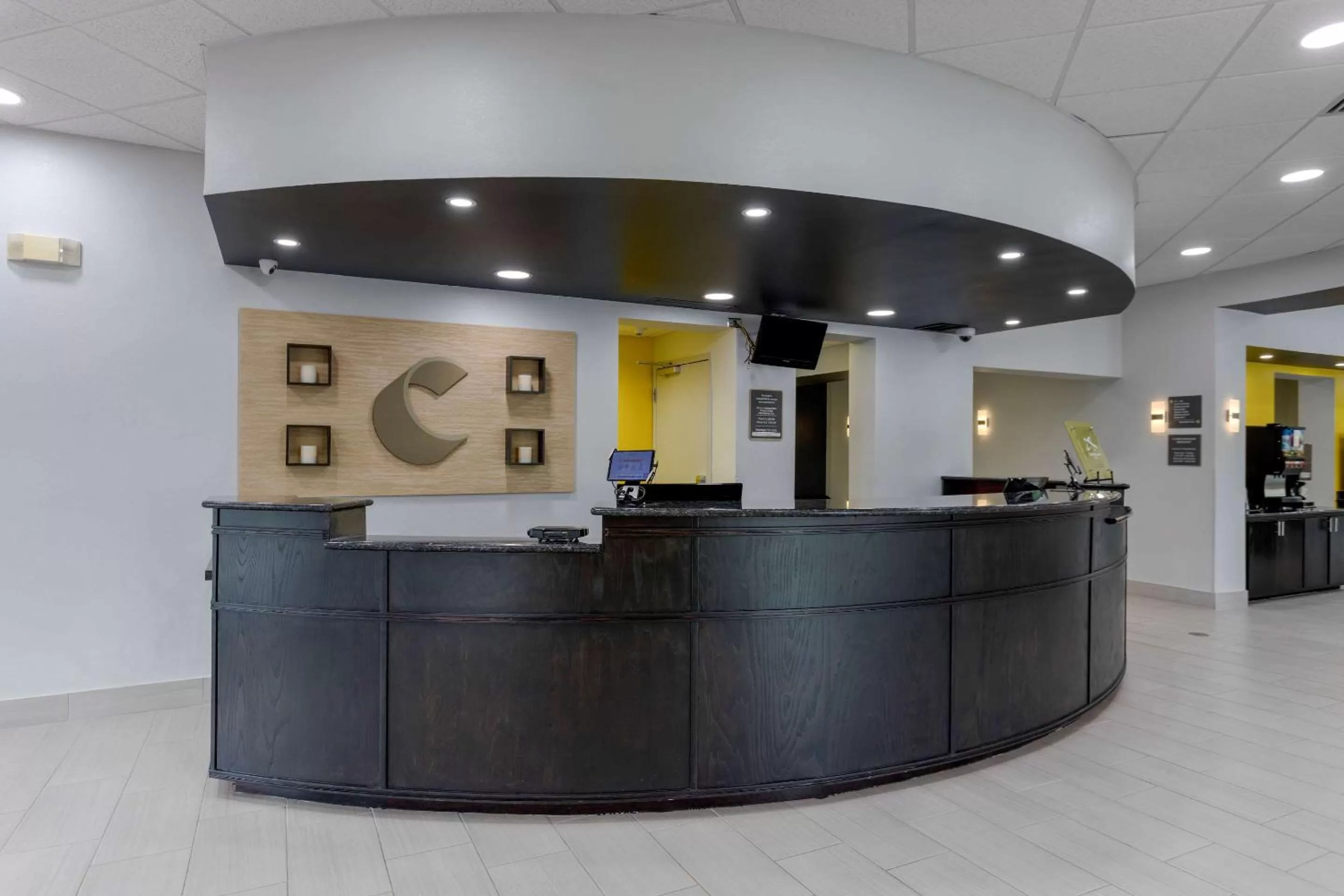 Lobby or reception in Comfort Suites Mt Juliet-Nashville Area