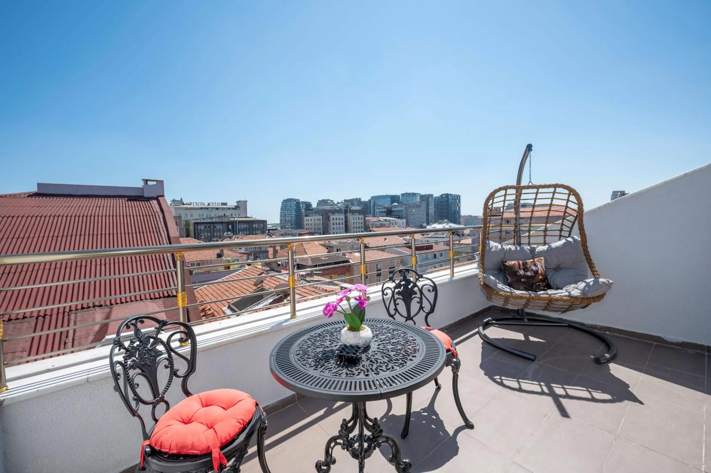 Balcony/Terrace in Grand Palace Hotel