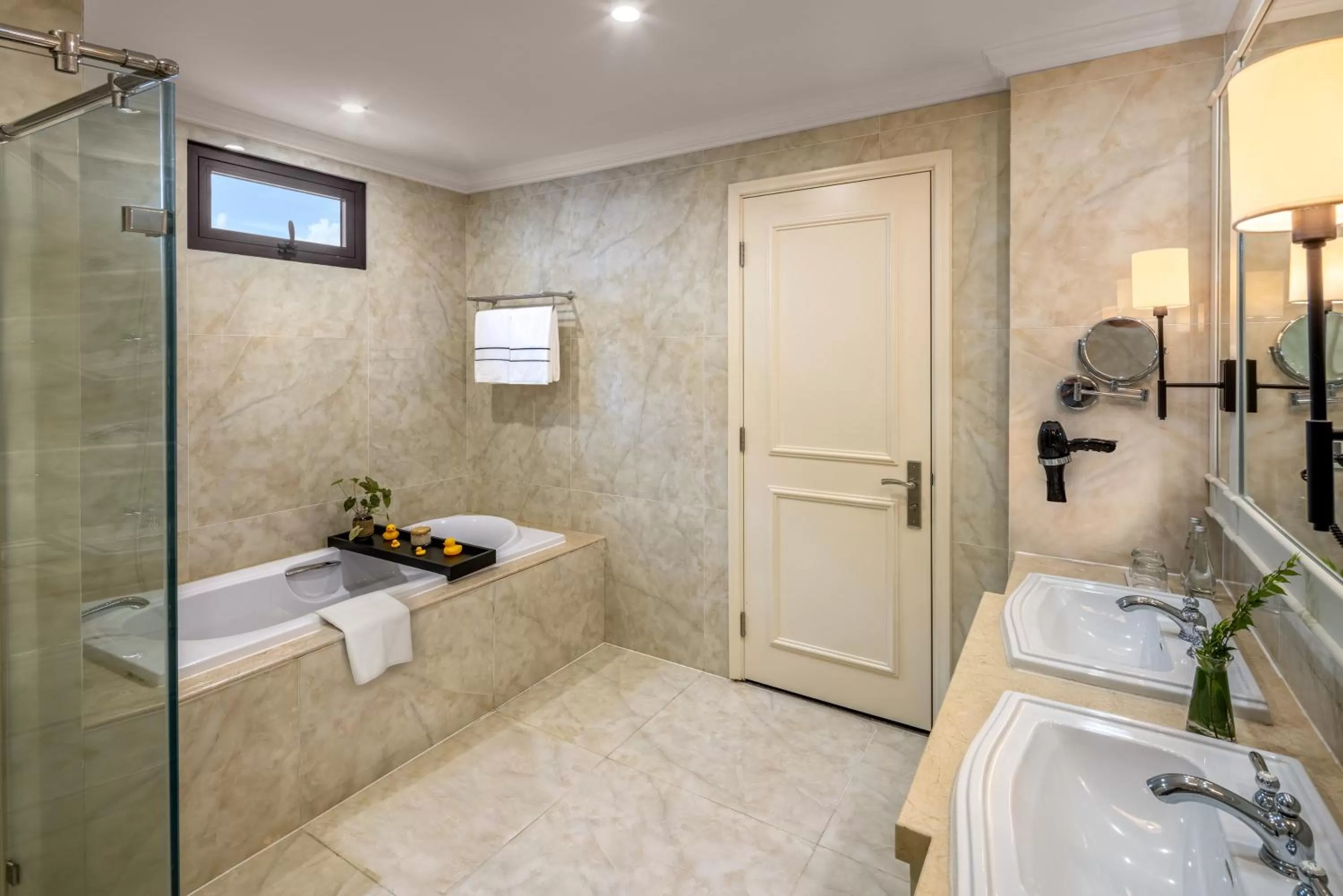 Bathroom in Meliá Vinpearl Cam Ranh Beach Resort