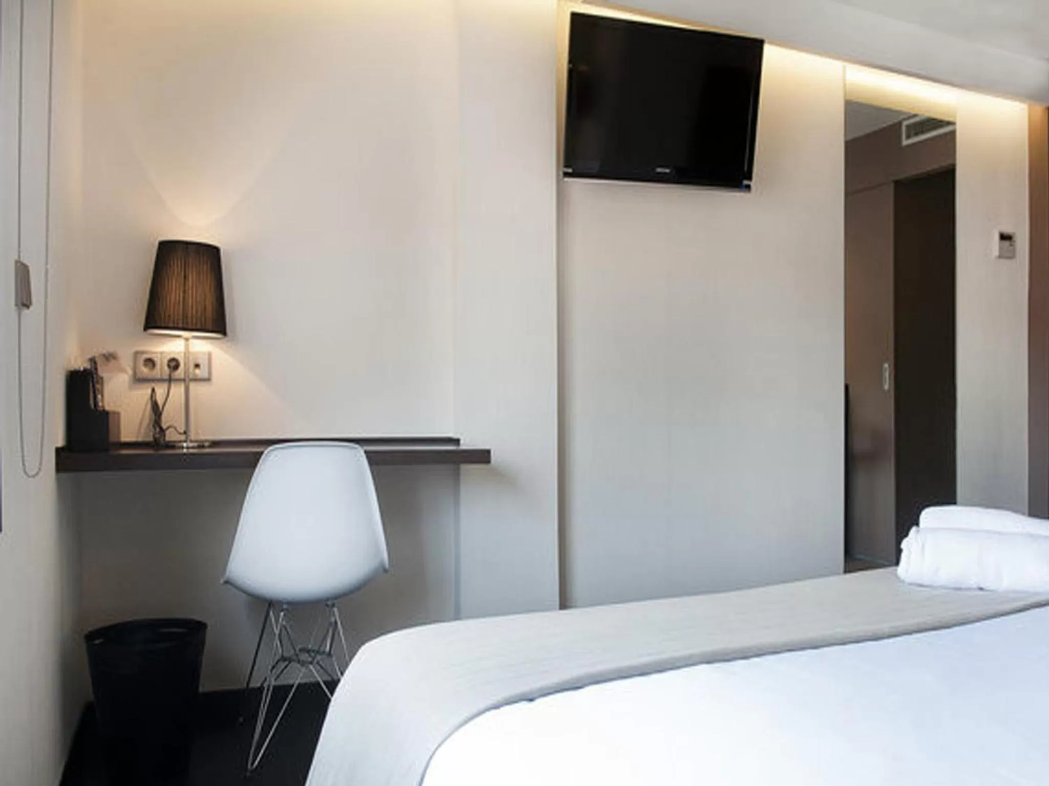 Day, Bed in Barcelona Fifteen central Aparthotel