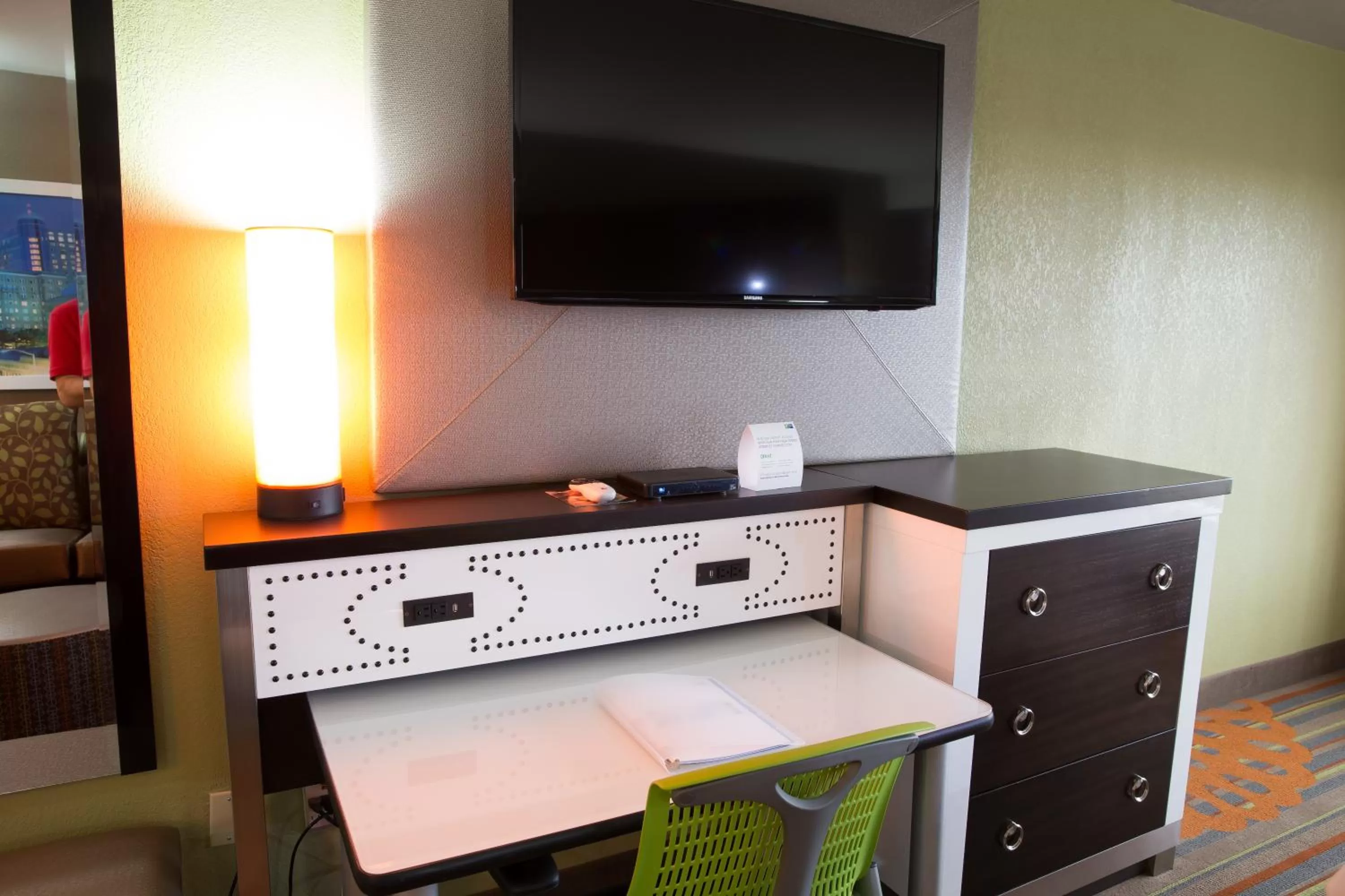 King Room - Hearing Accessible in Holiday Inn Express Atlanta NW - Galleria Area, an IHG Hotel