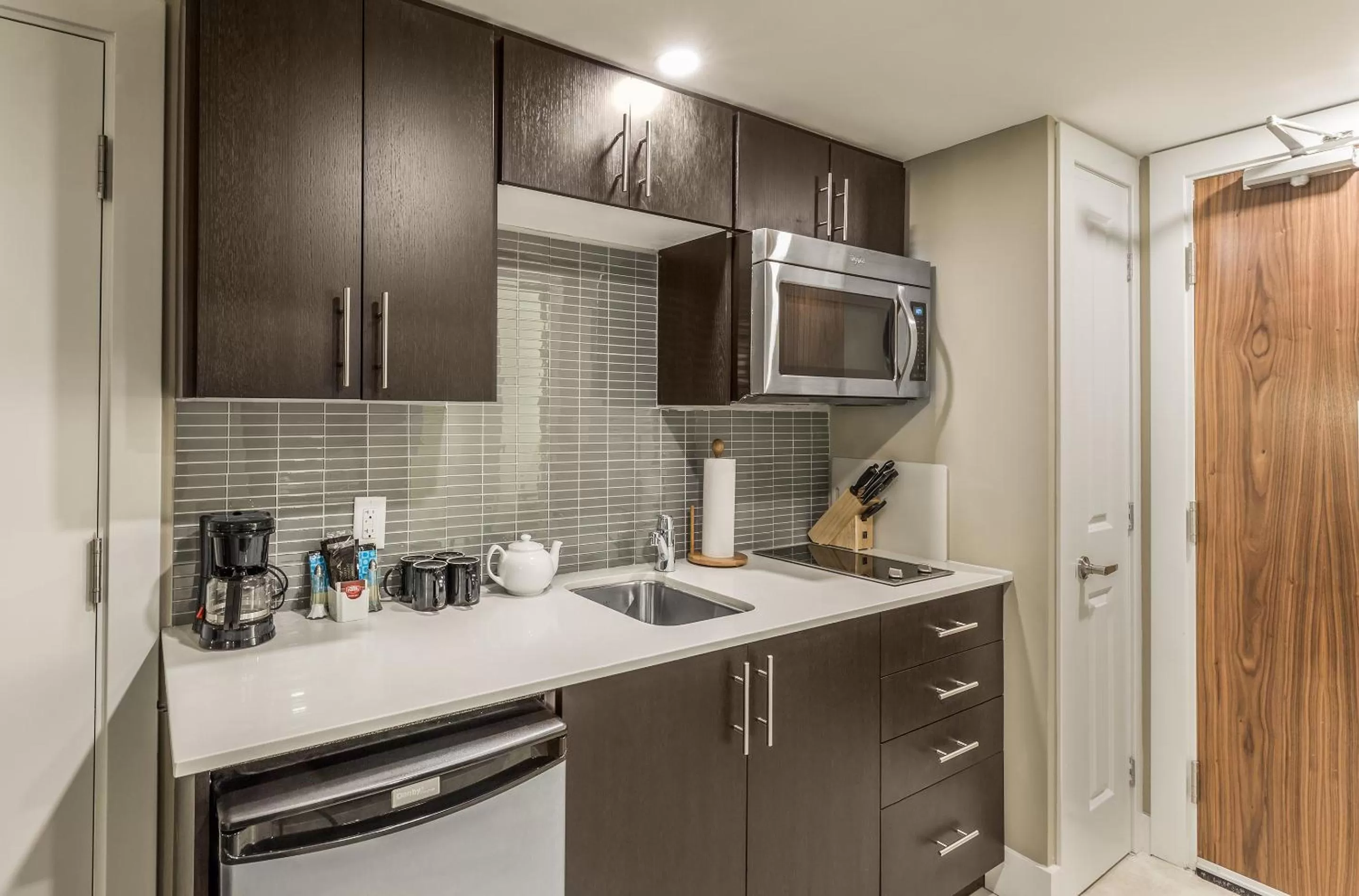 Kitchen or kitchenette in Living Water Resort & Spa