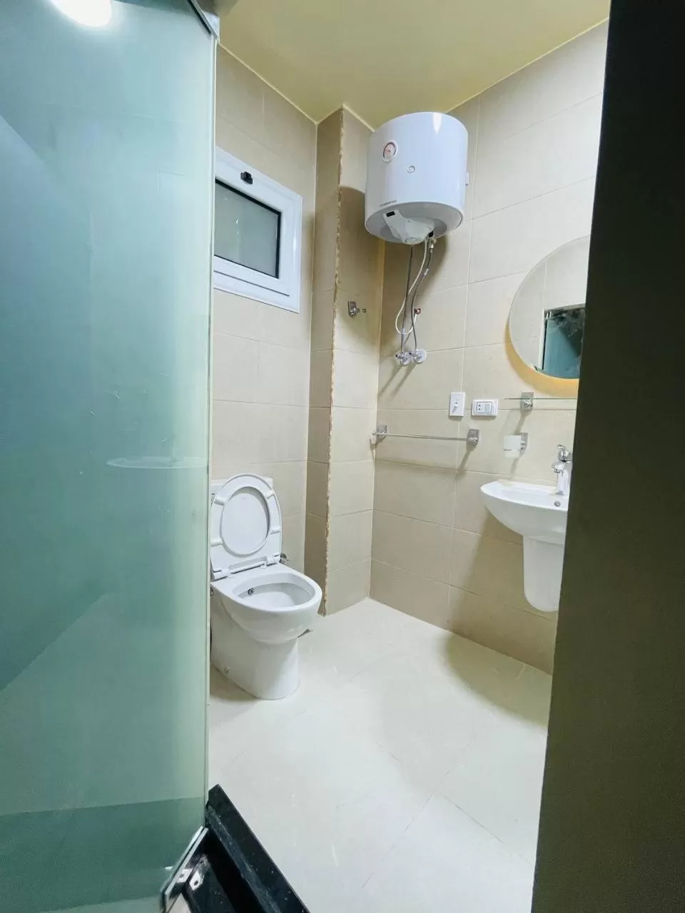 Shower in Solima Pyramids View