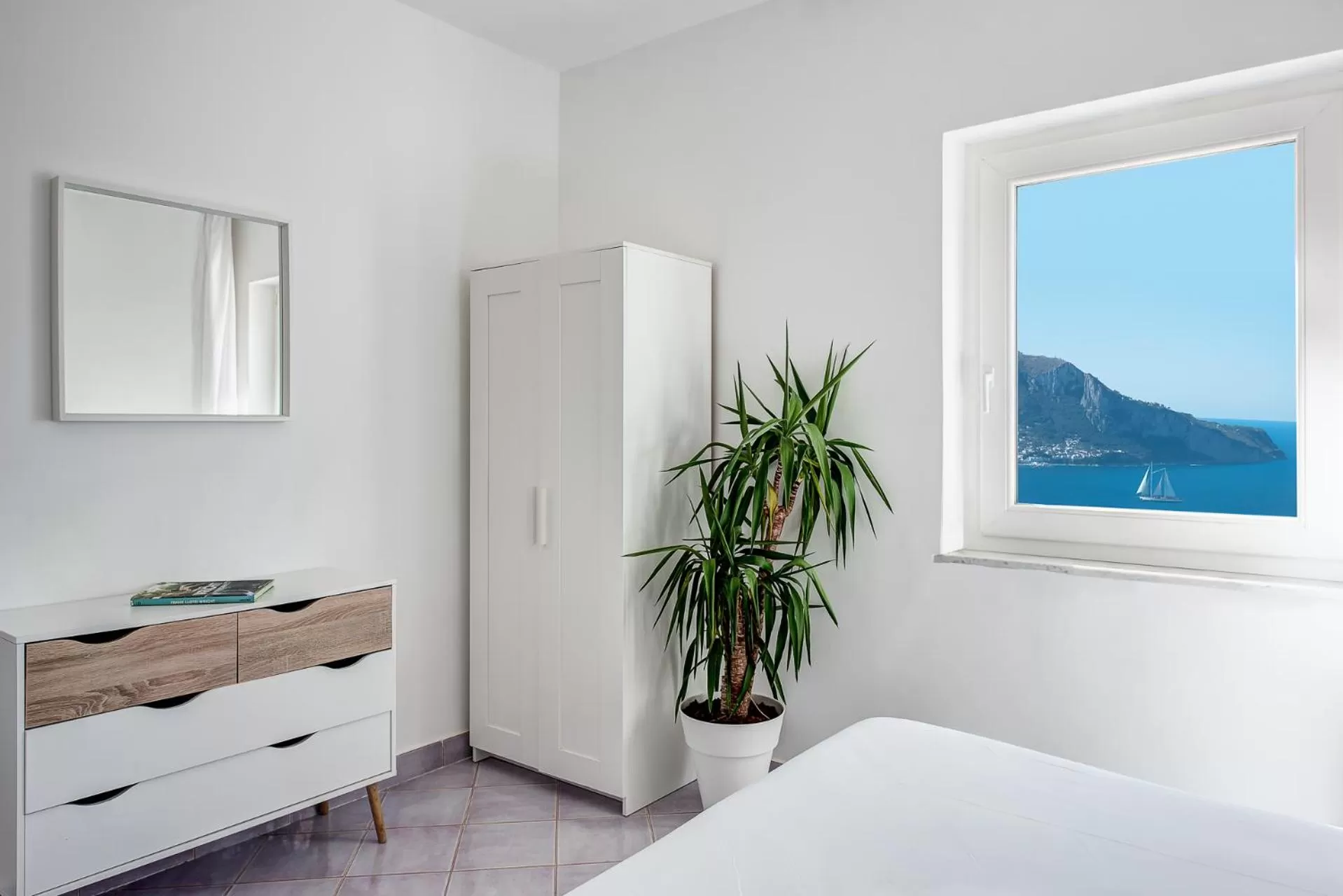 Photo of the whole room, Bed in Gocce Di Capri Resort