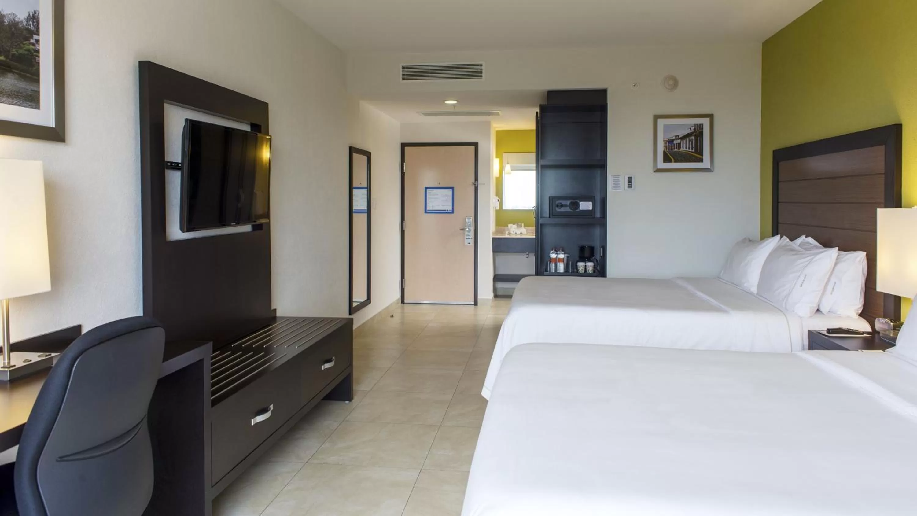 Photo of the whole room in Holiday Inn Express Xalapa by IHG