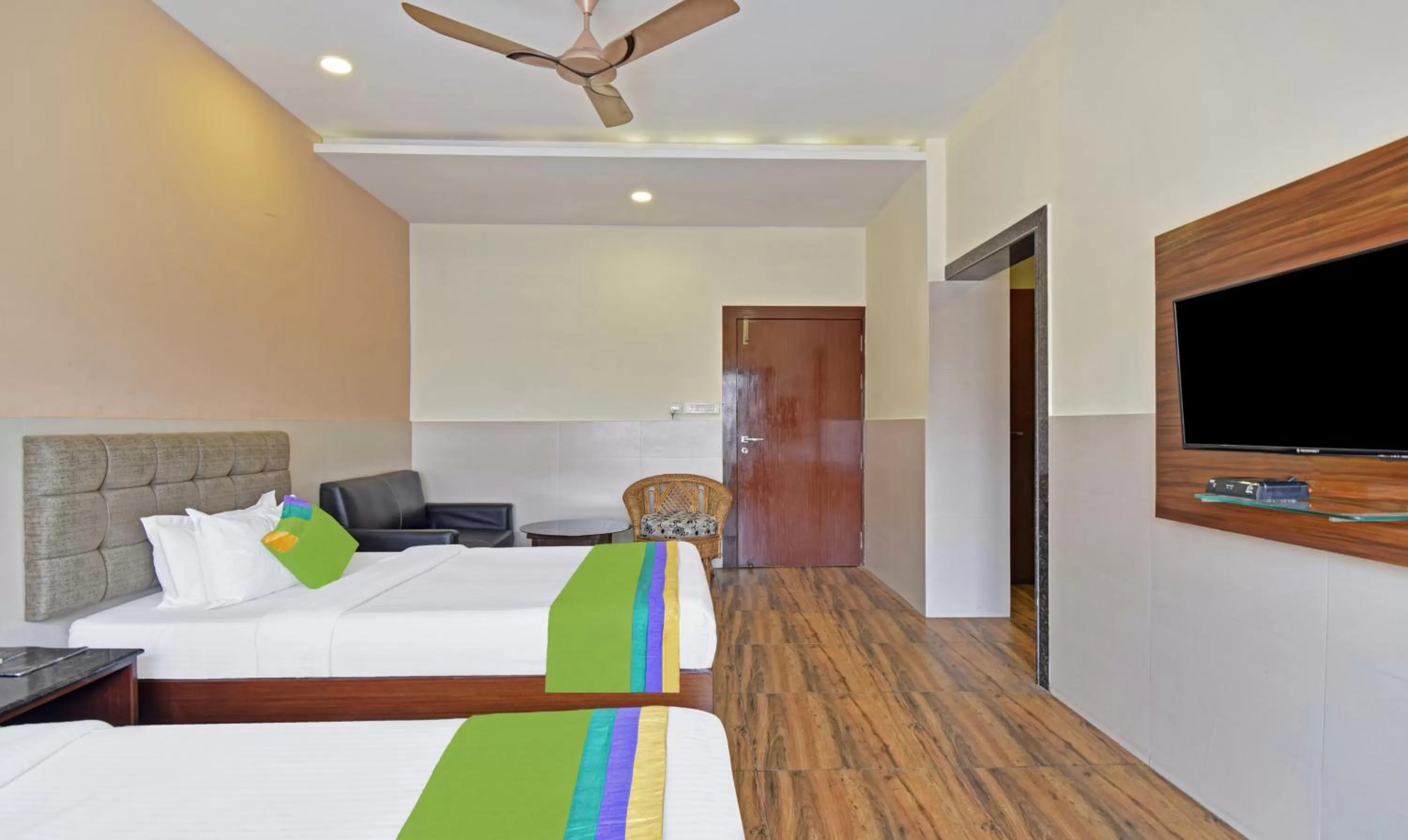 Bedroom, Bed in Treebo Sky Point