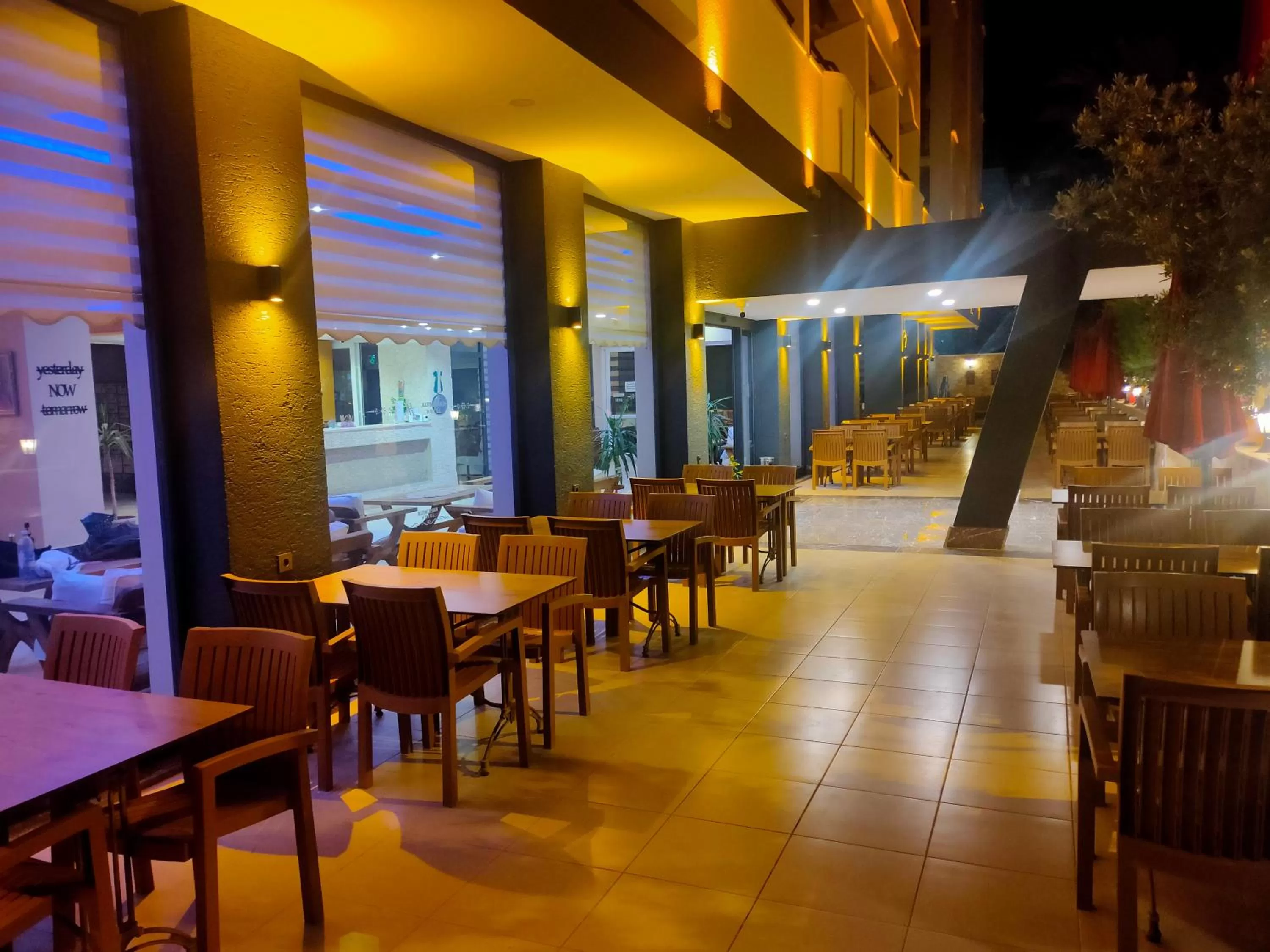 Restaurant/places to eat in Altinersan Hotel
