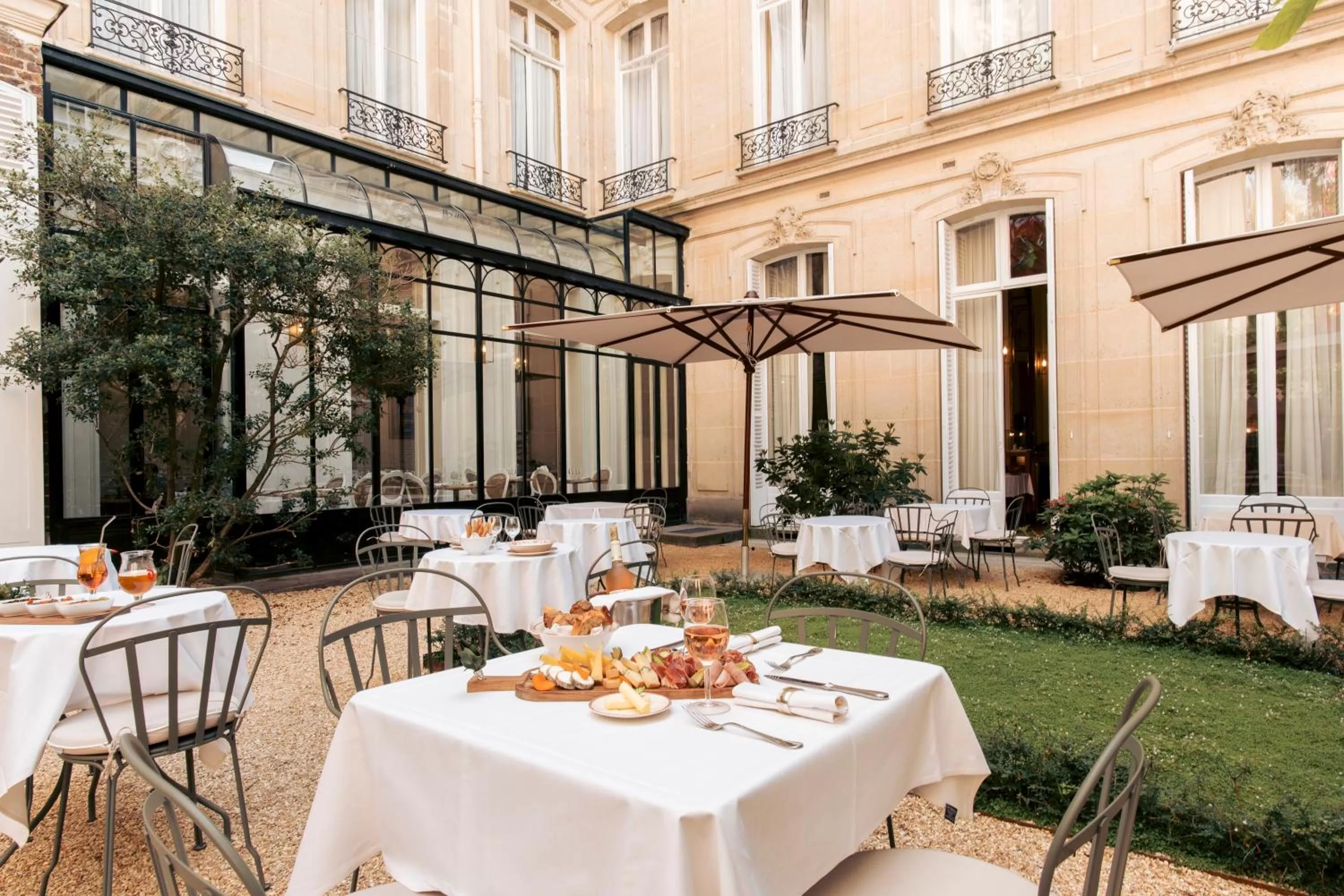 Restaurant/places to eat in Hôtel Alfred Sommier
