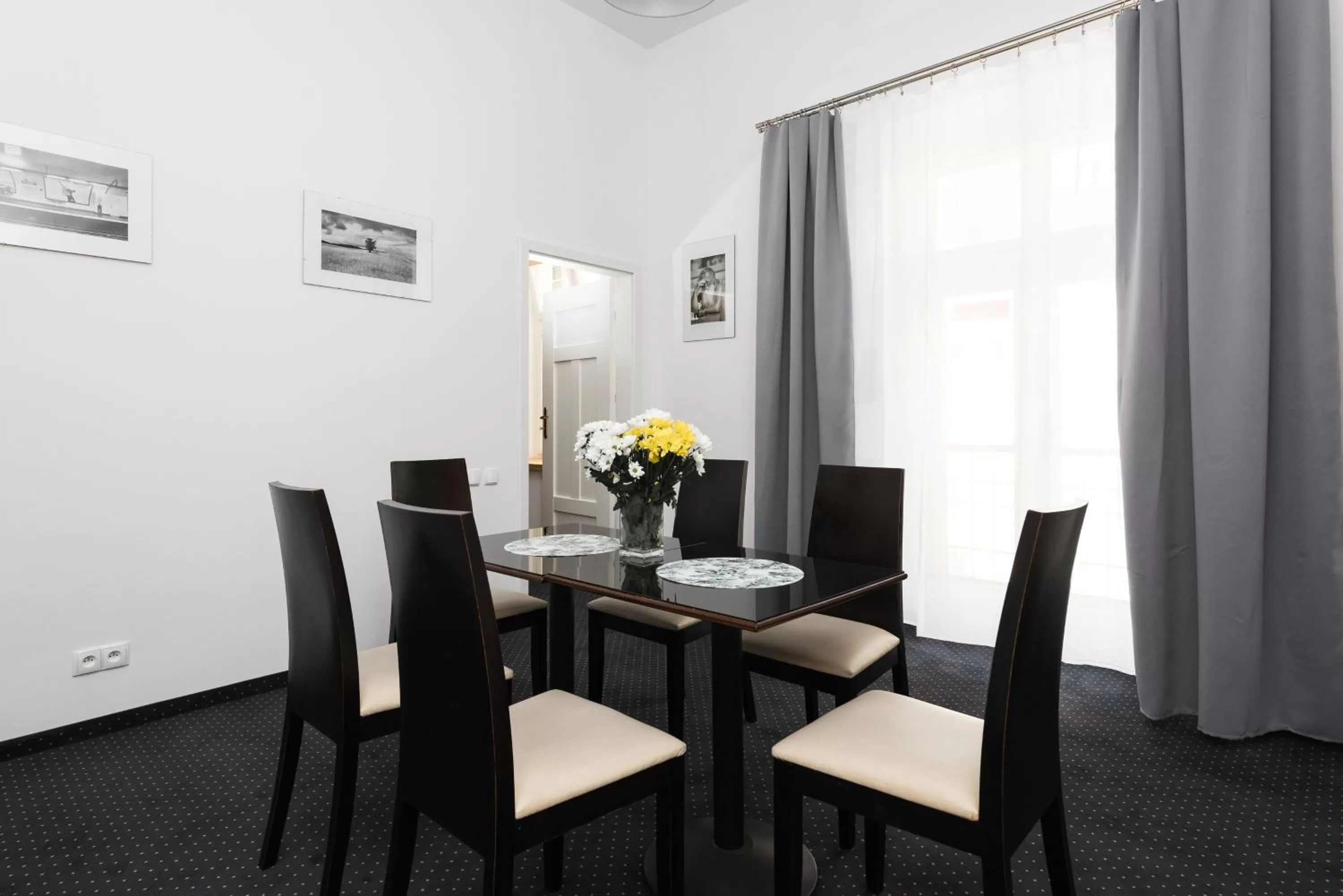 Dining area in Rembrandt Aparthotel