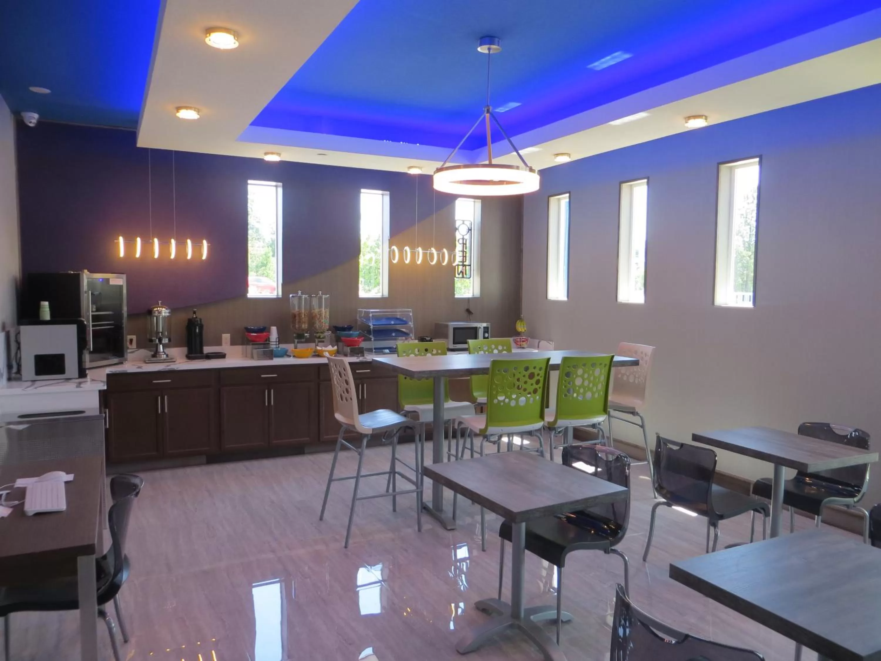 Hotel Blue - Woodlands