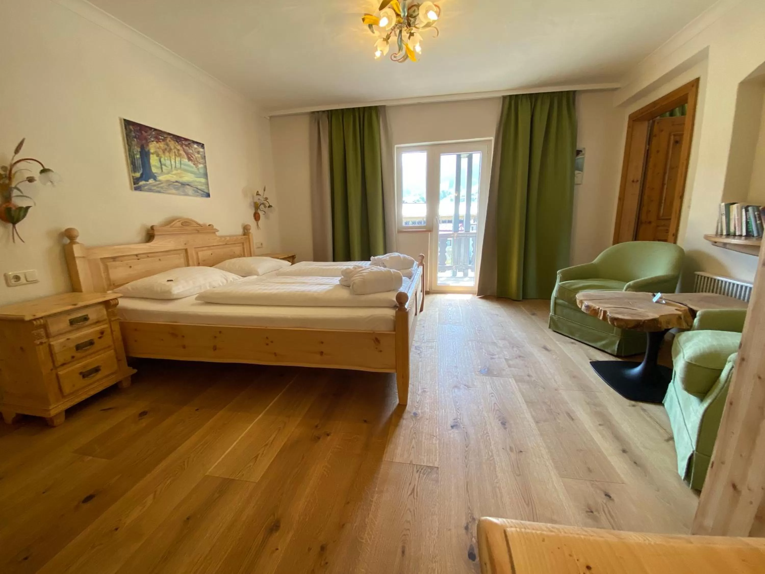 Photo of the whole room, Bed in Stammhaus im Hotel Alpine Palace