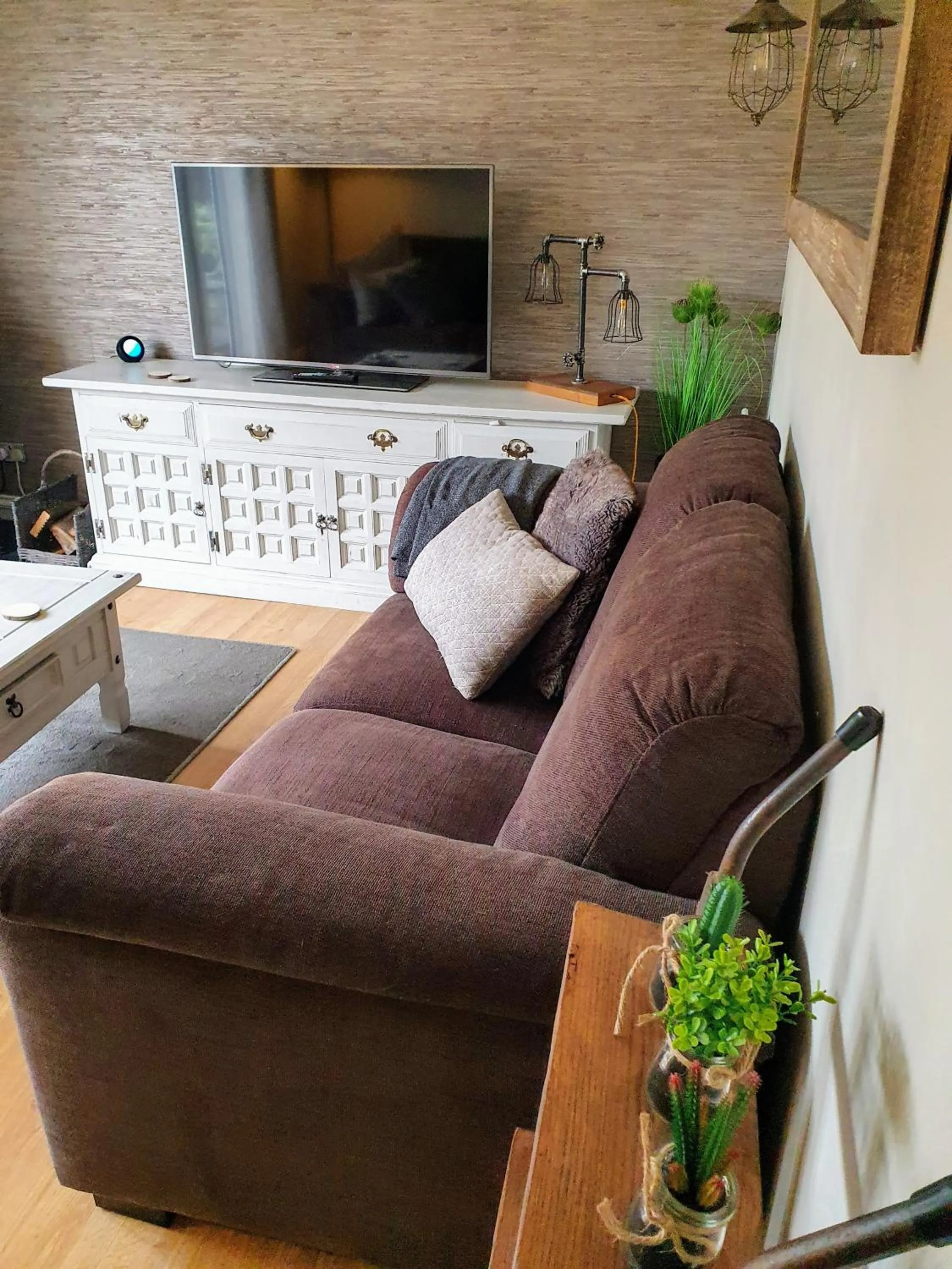 Communal lounge/ TV room in Little Lodge B&B Lutterworth