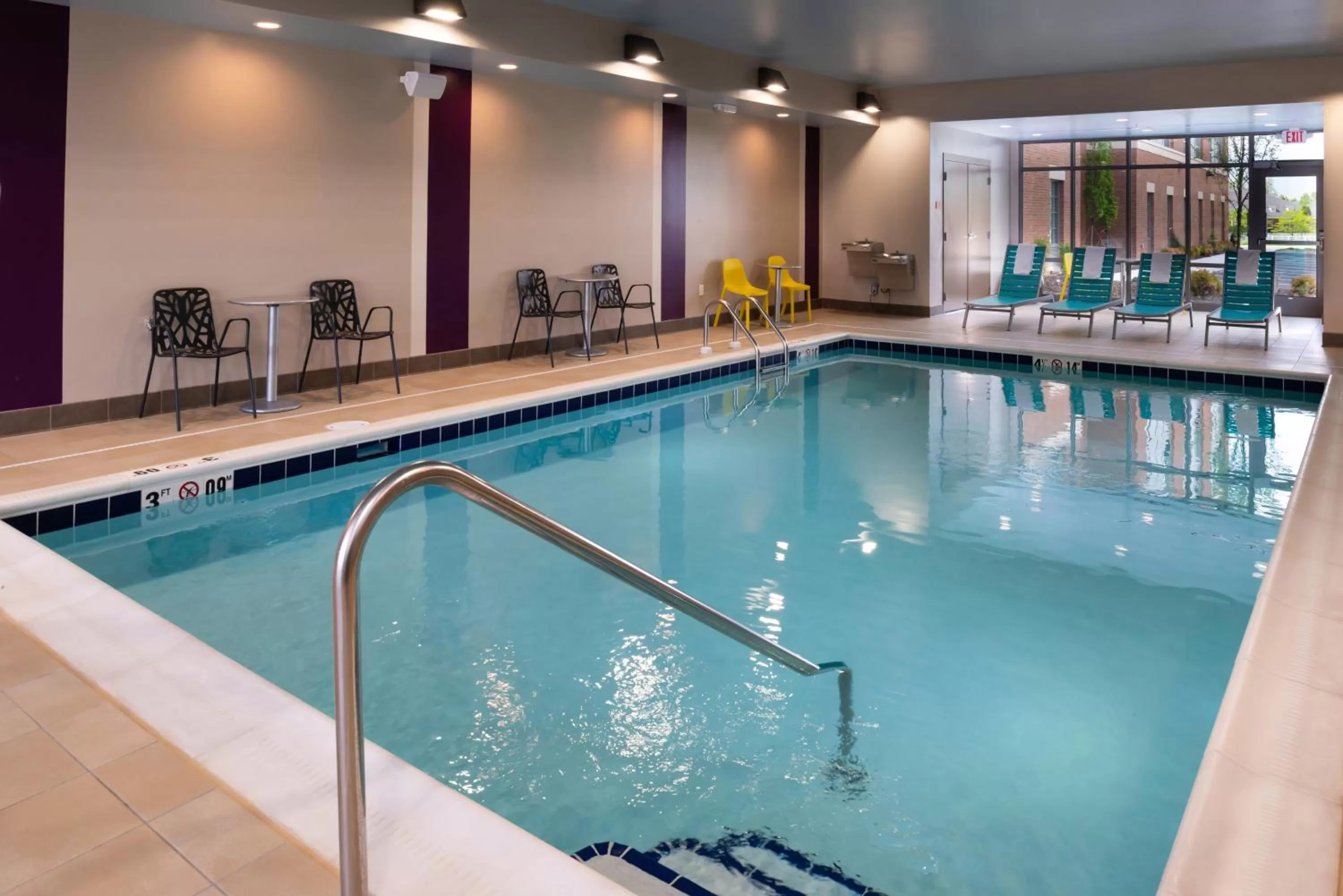 Swimming pool in Home2 Suites By Hilton Columbus/West, OH