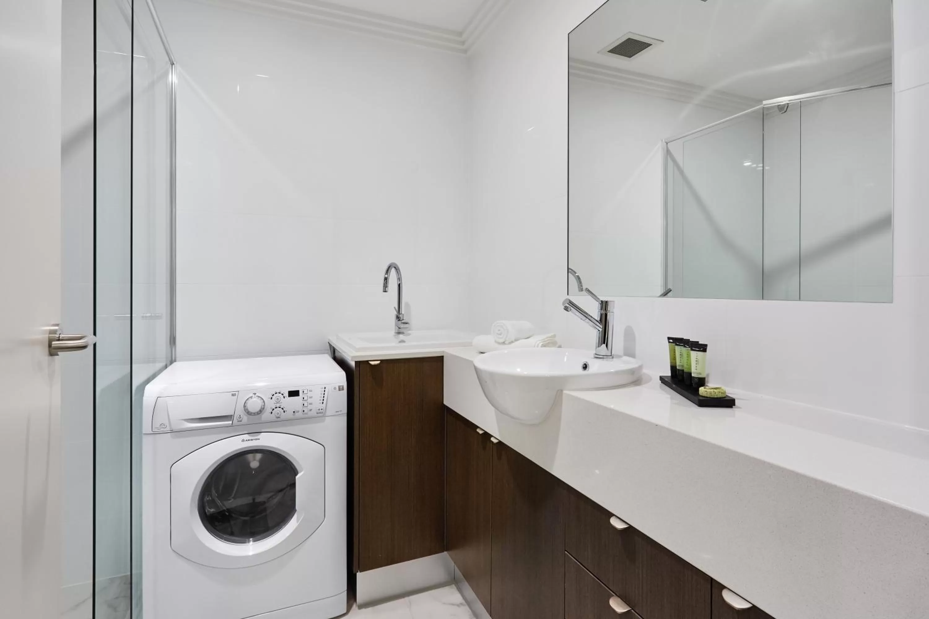 Bathroom in Attika Hotel