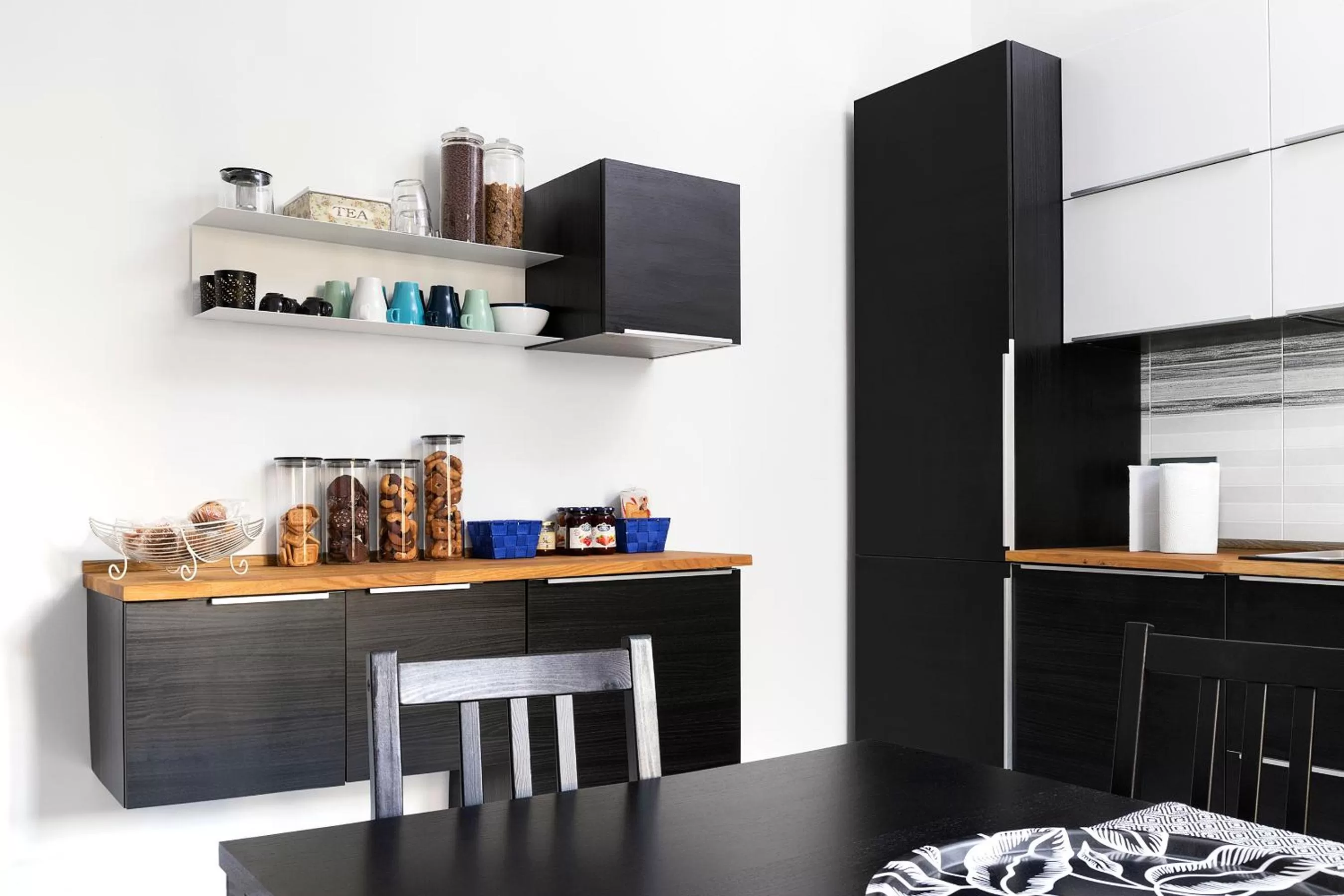 Communal kitchen in B&B Cozy Cove