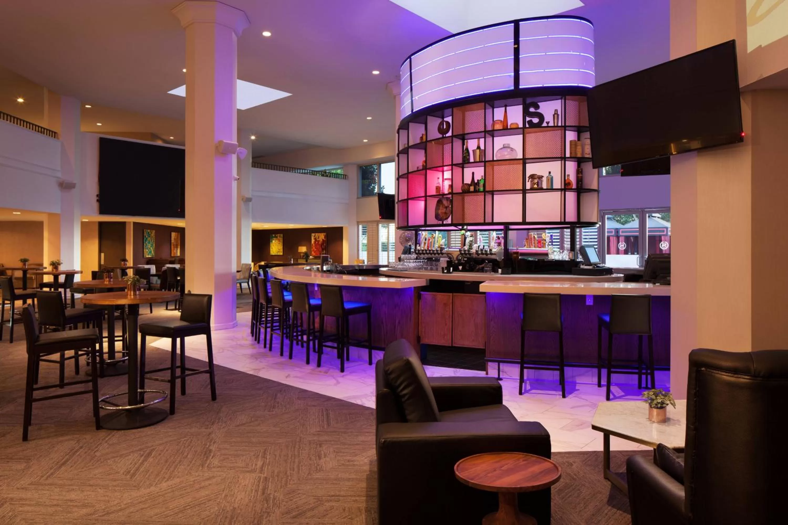 Lounge or bar in Sheraton Gateway Los Angeles Hotel