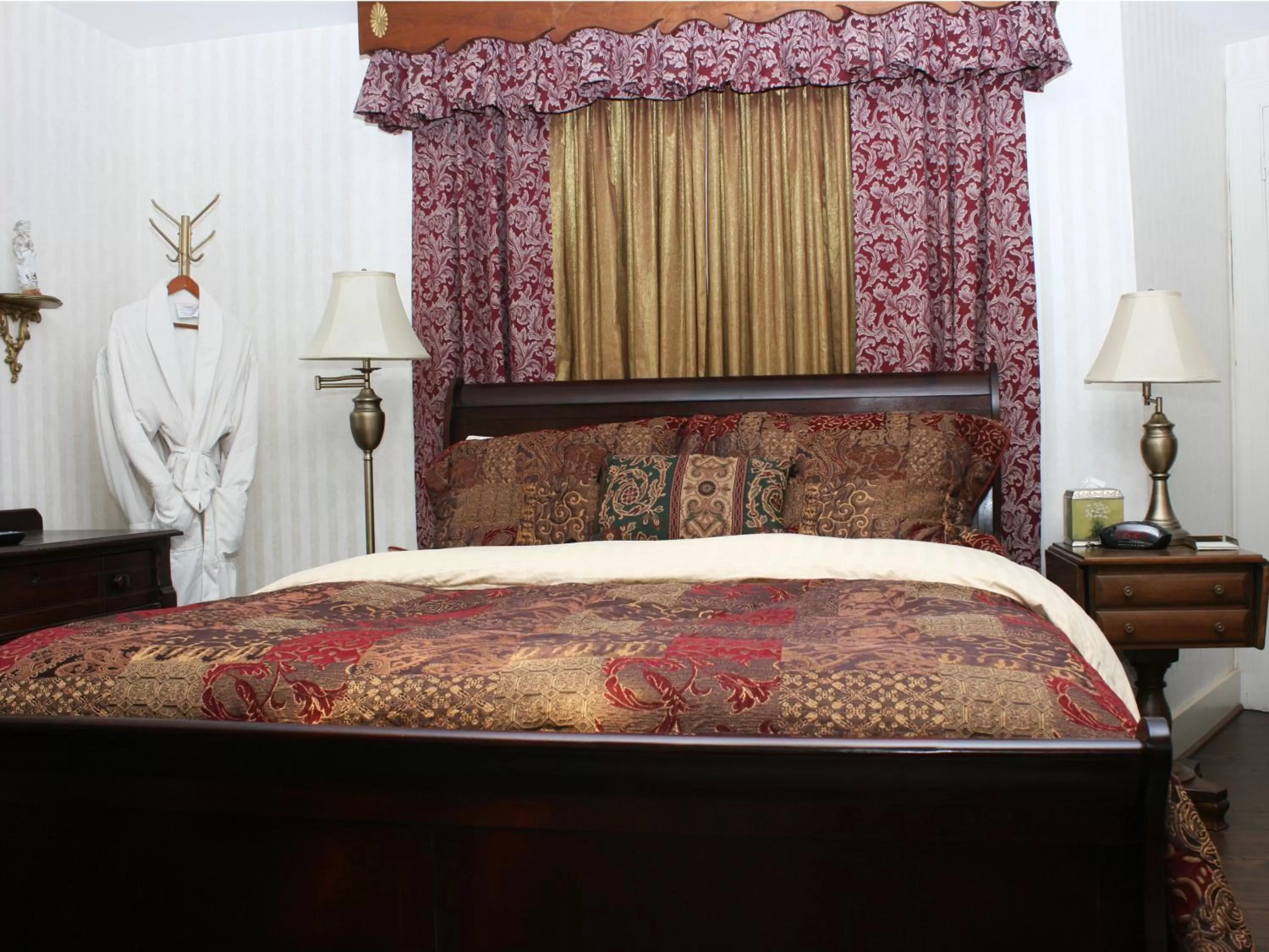 Bedroom, Bed in The Gridley Inn B&B