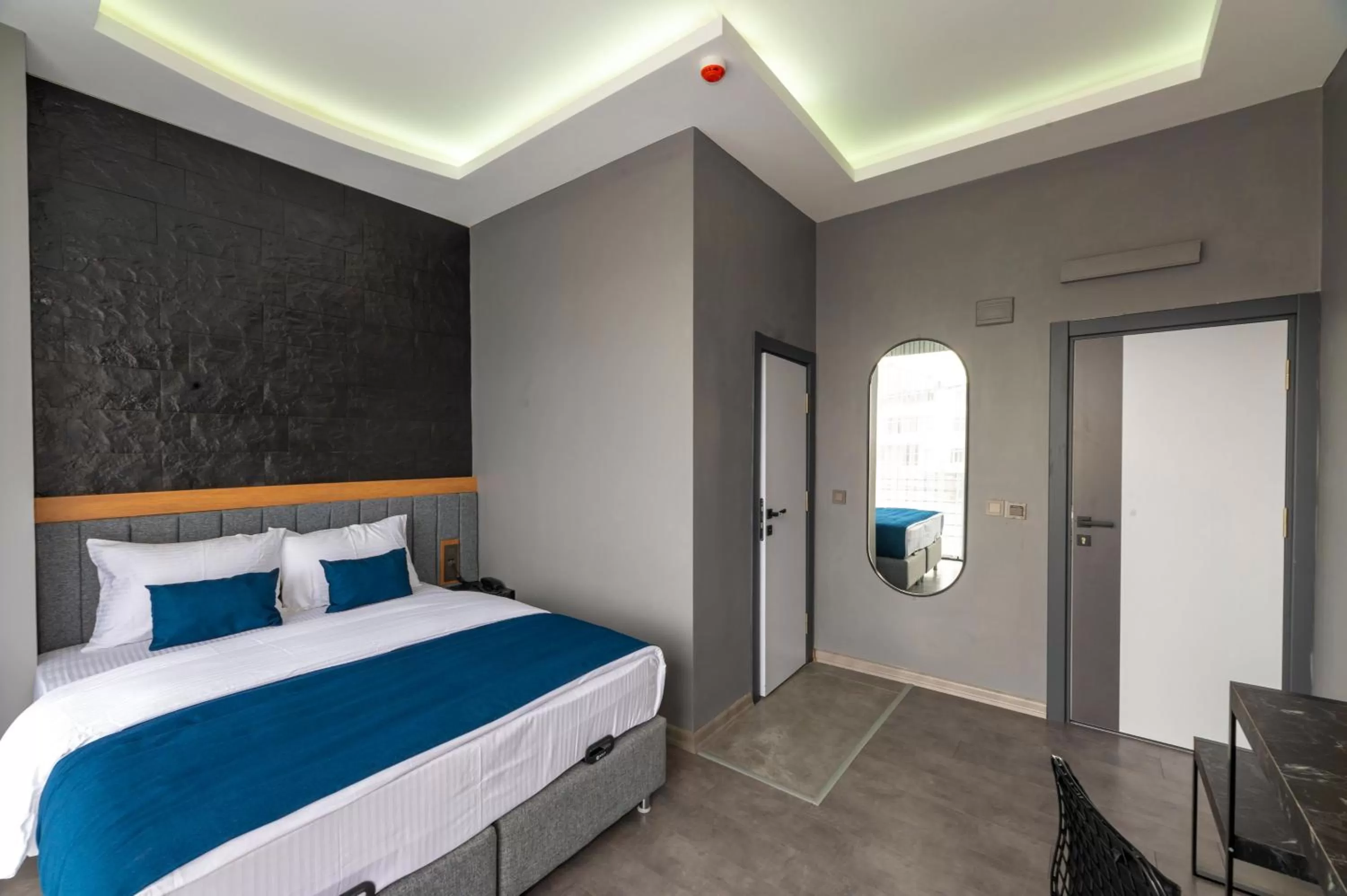Property building, Bed in Melanj Airport Hotel