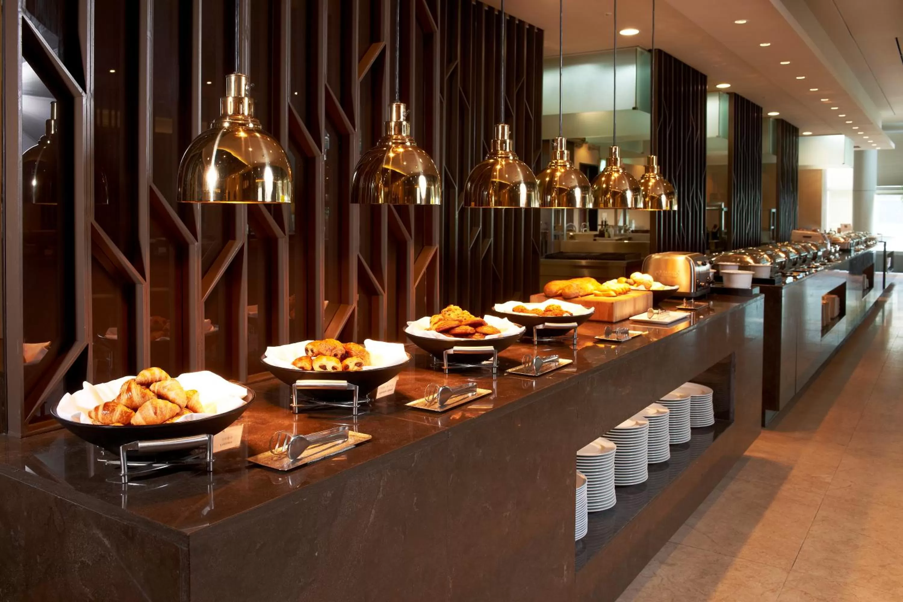 Restaurant/places to eat in The Classic 500 Pentaz Executive Residence