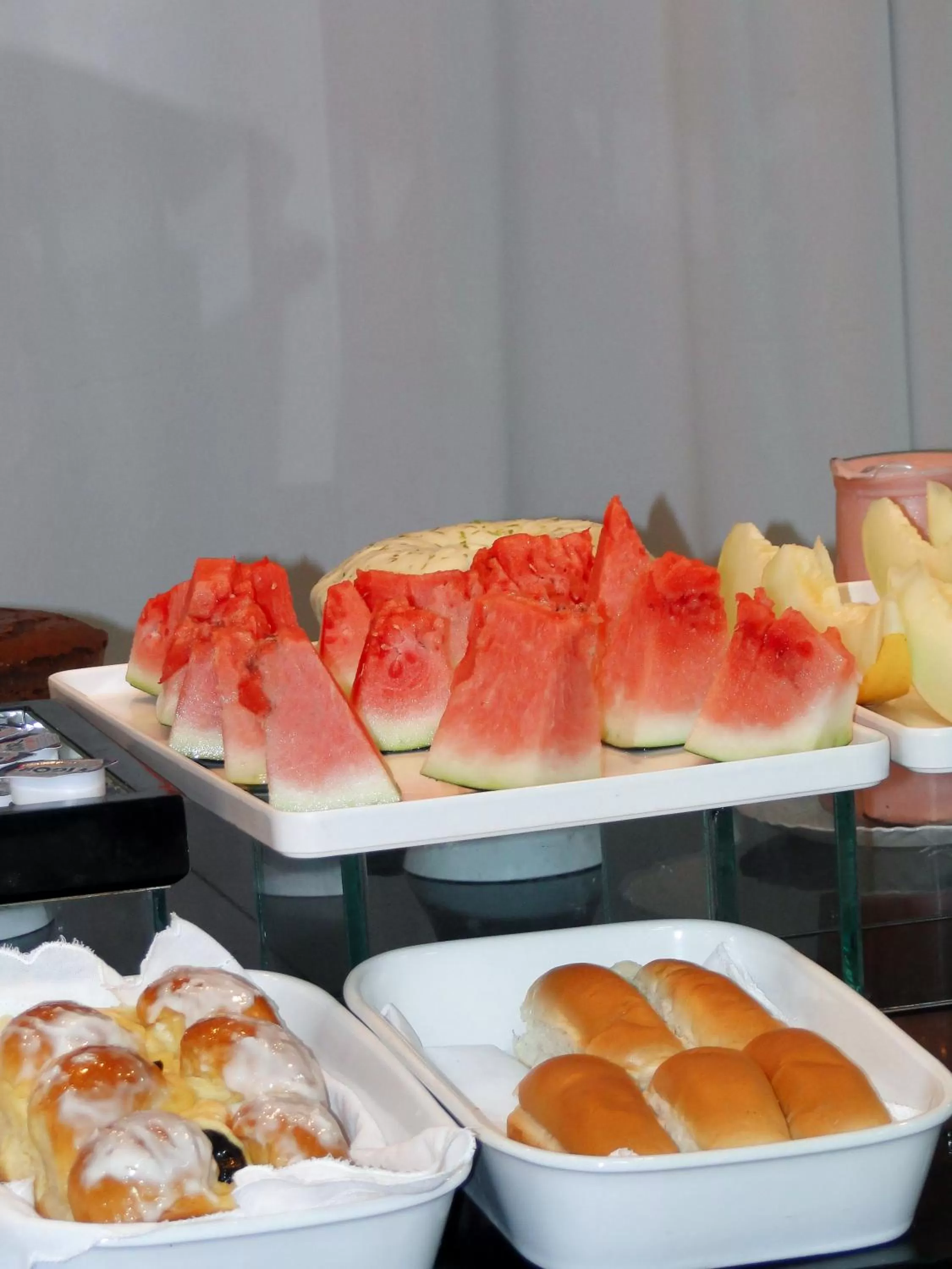 Breakfast in Hotel Albinos