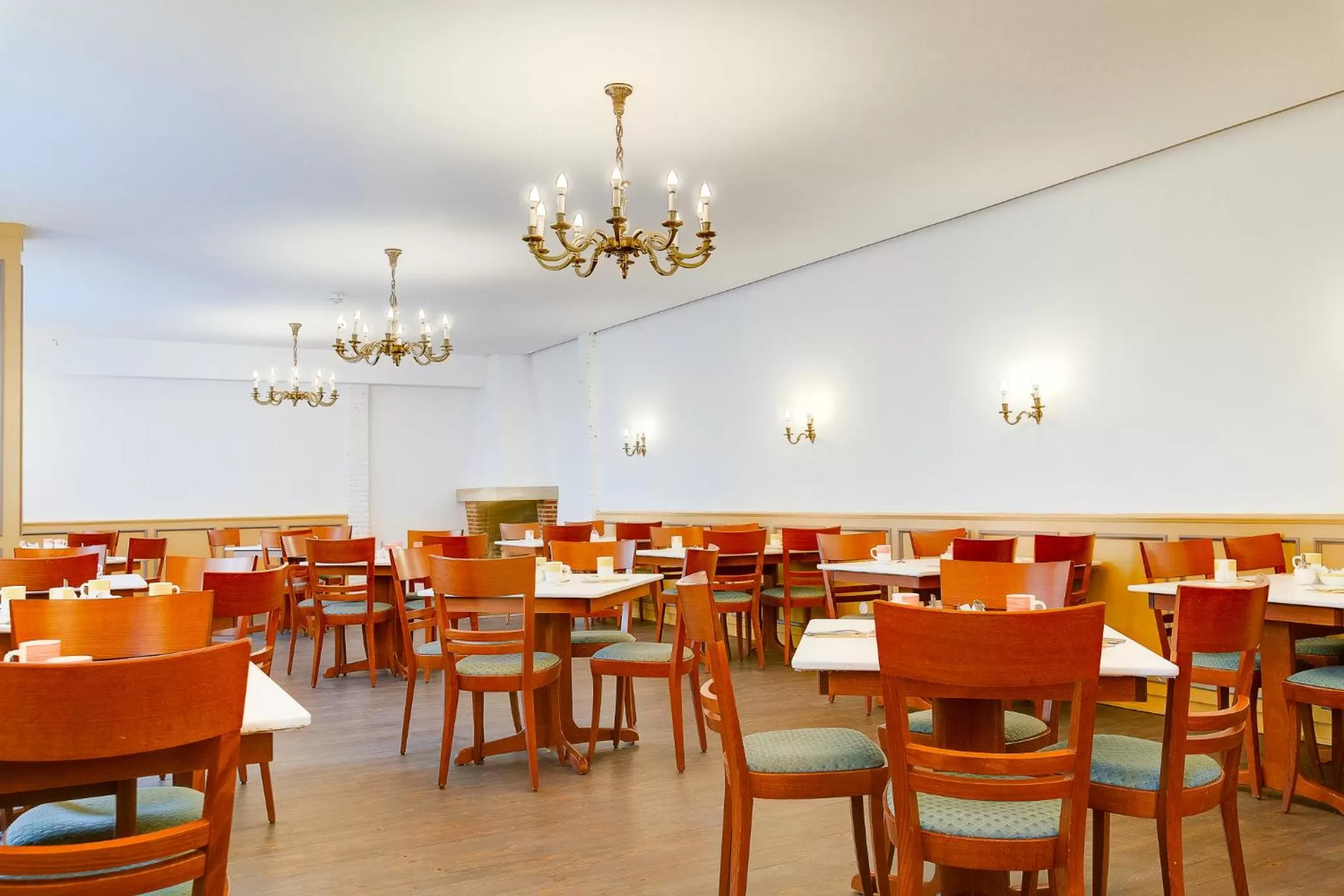 Breakfast in Hotel Hannover Airport by Premiere Classe